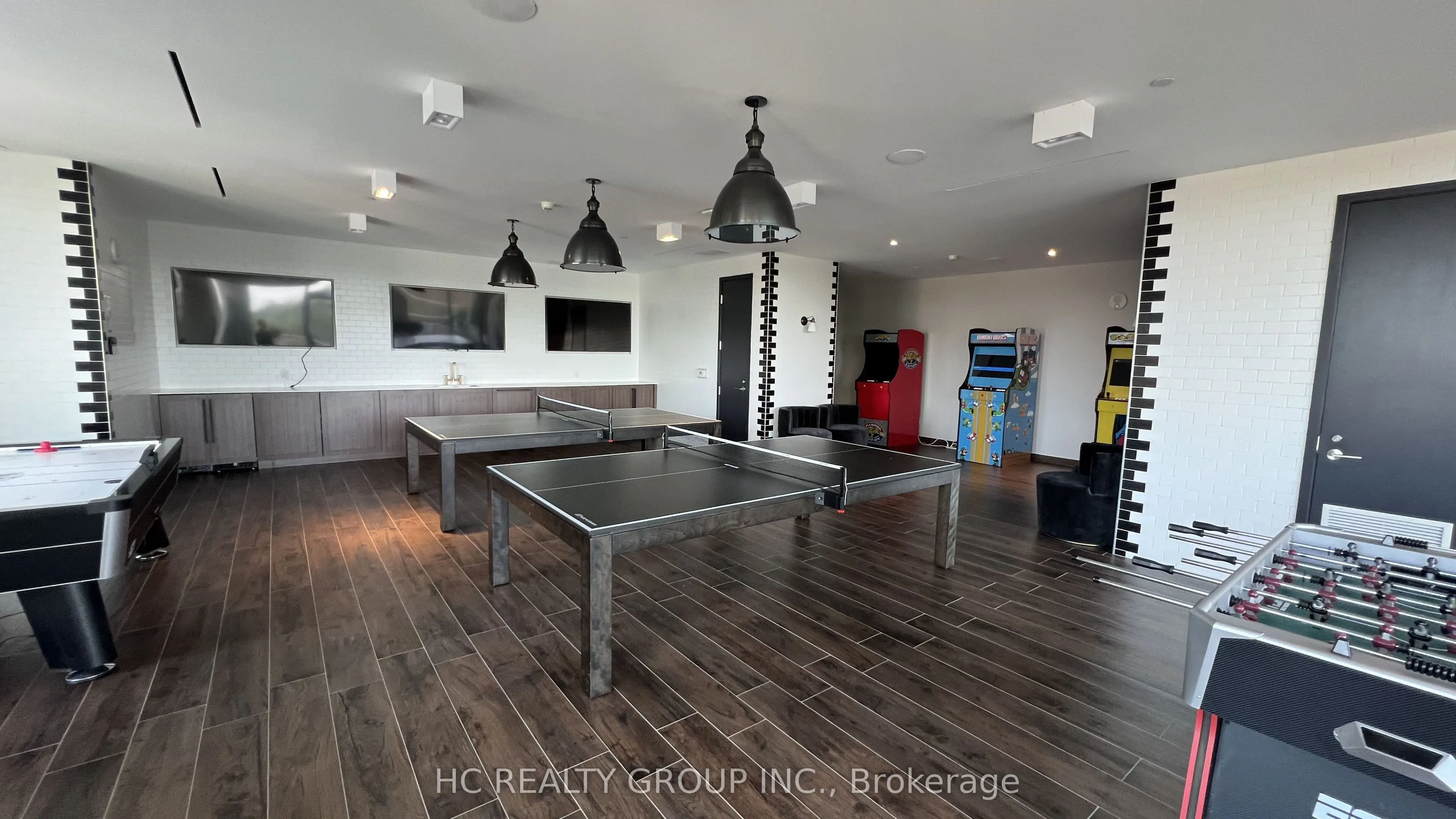 33 Helendale Avenue #2503