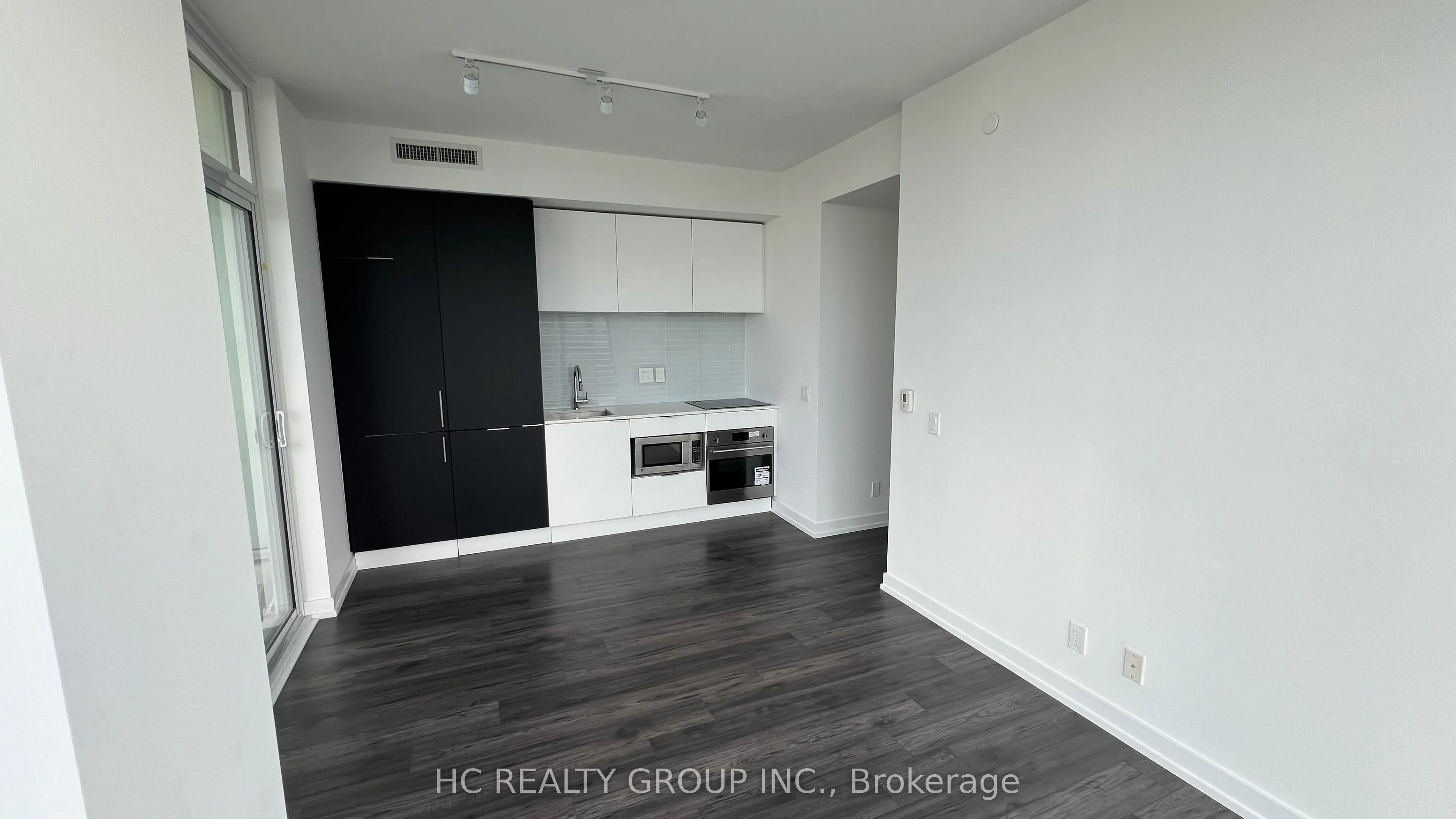 33 Helendale Avenue #2503