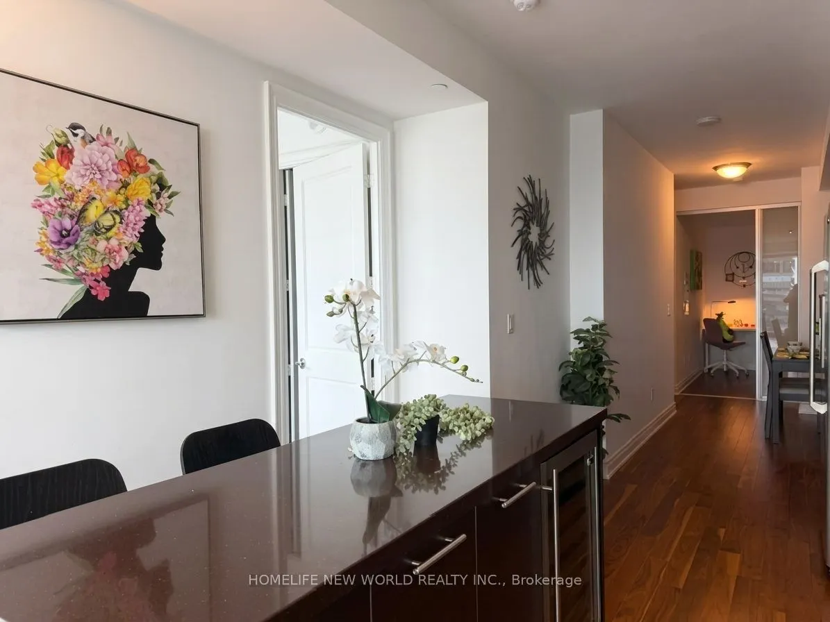 388 Yonge Street #6101