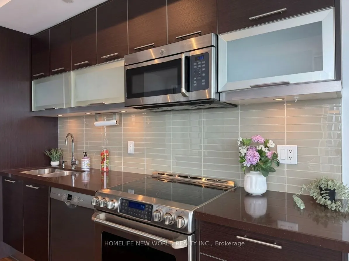 388 Yonge Street #6101