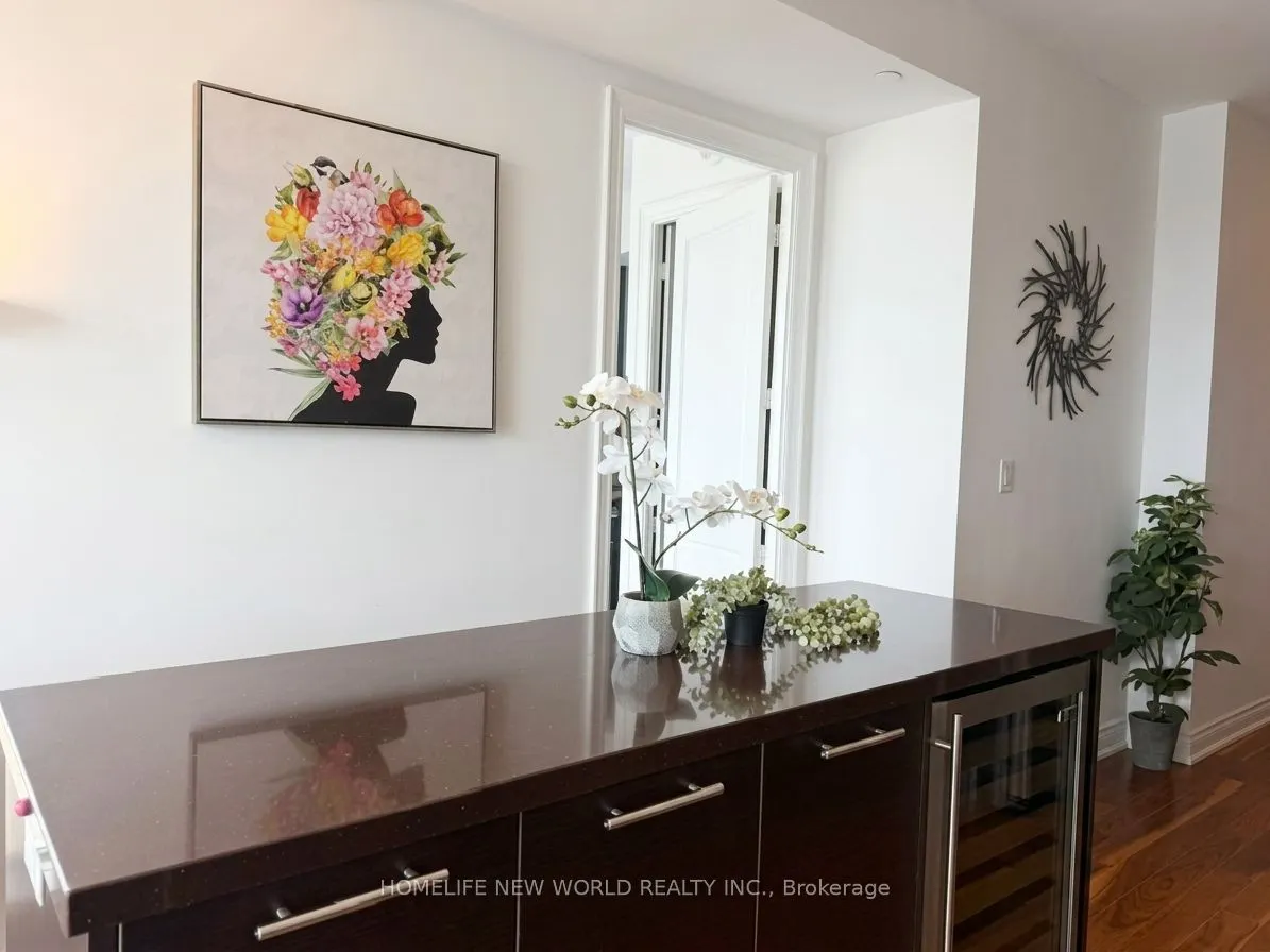 388 Yonge Street #6101