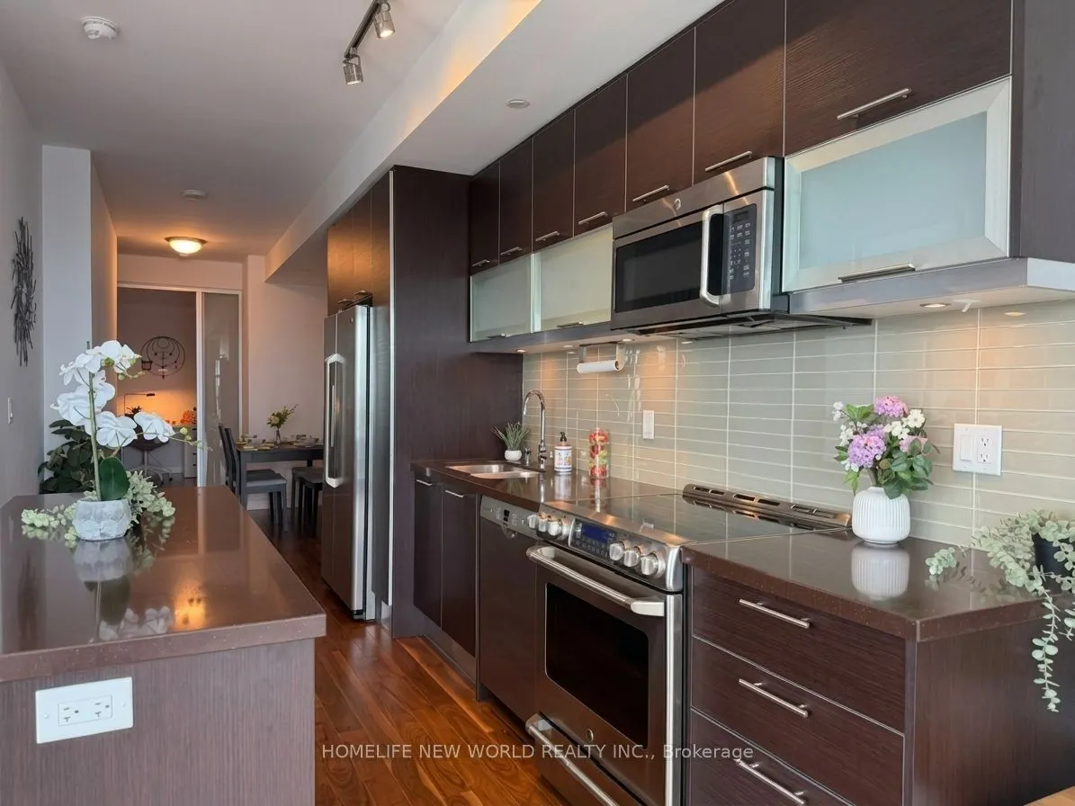 388 Yonge Street #6101