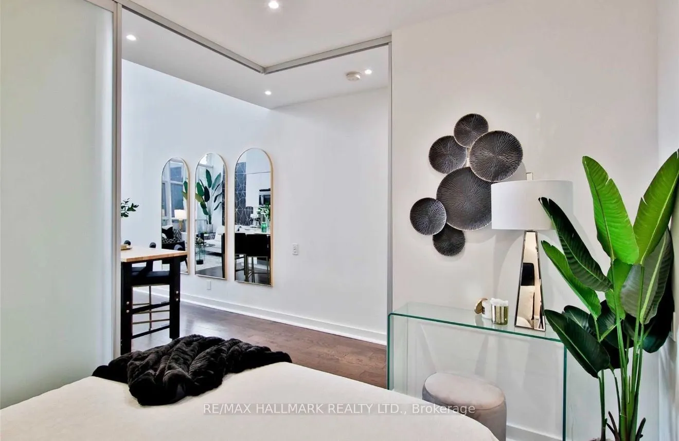 5 Hanna Avenue #108