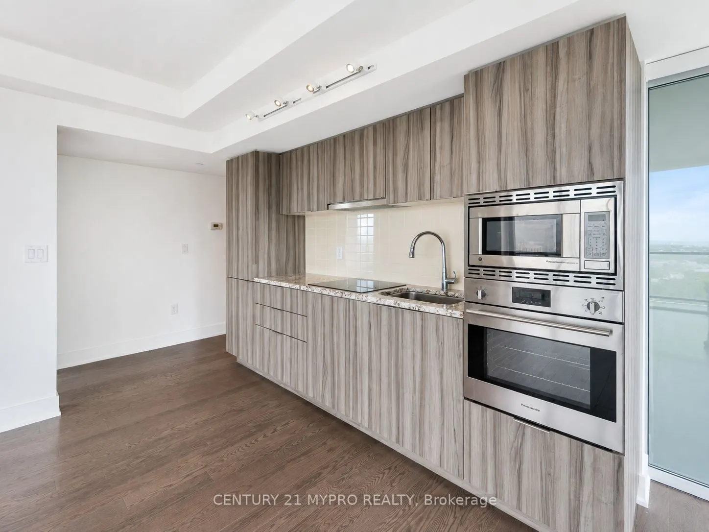 955 Bay Street #2707
