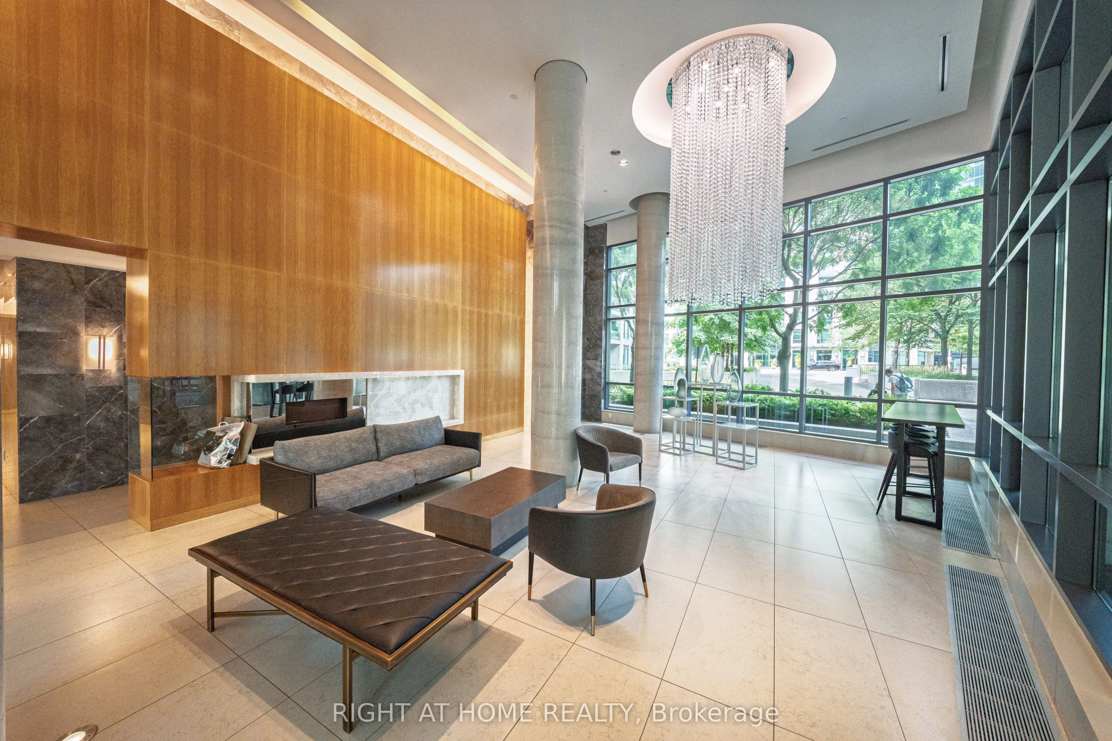 215 Fort York Boulevard #1206