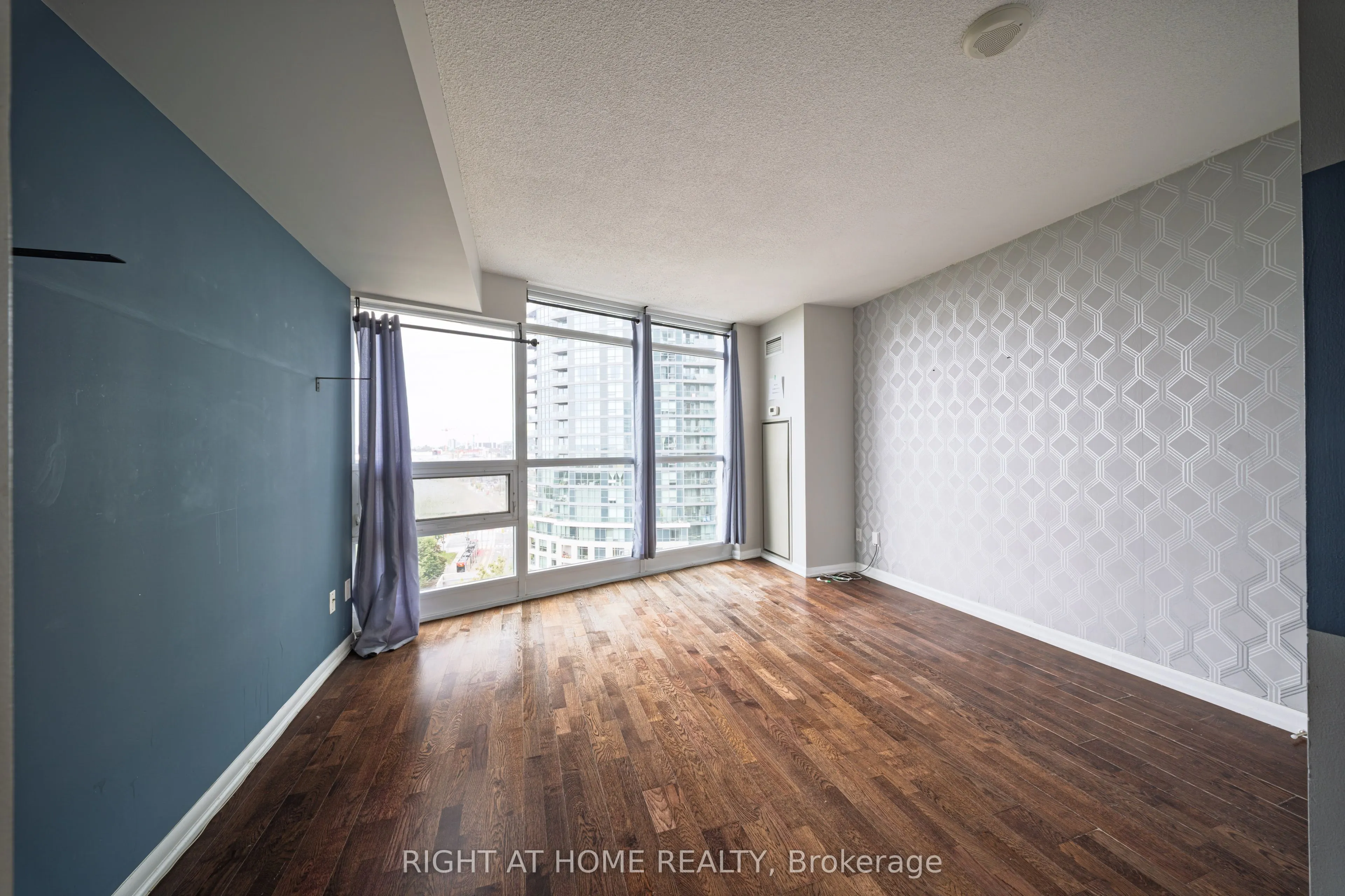 215 Fort York Boulevard #1206