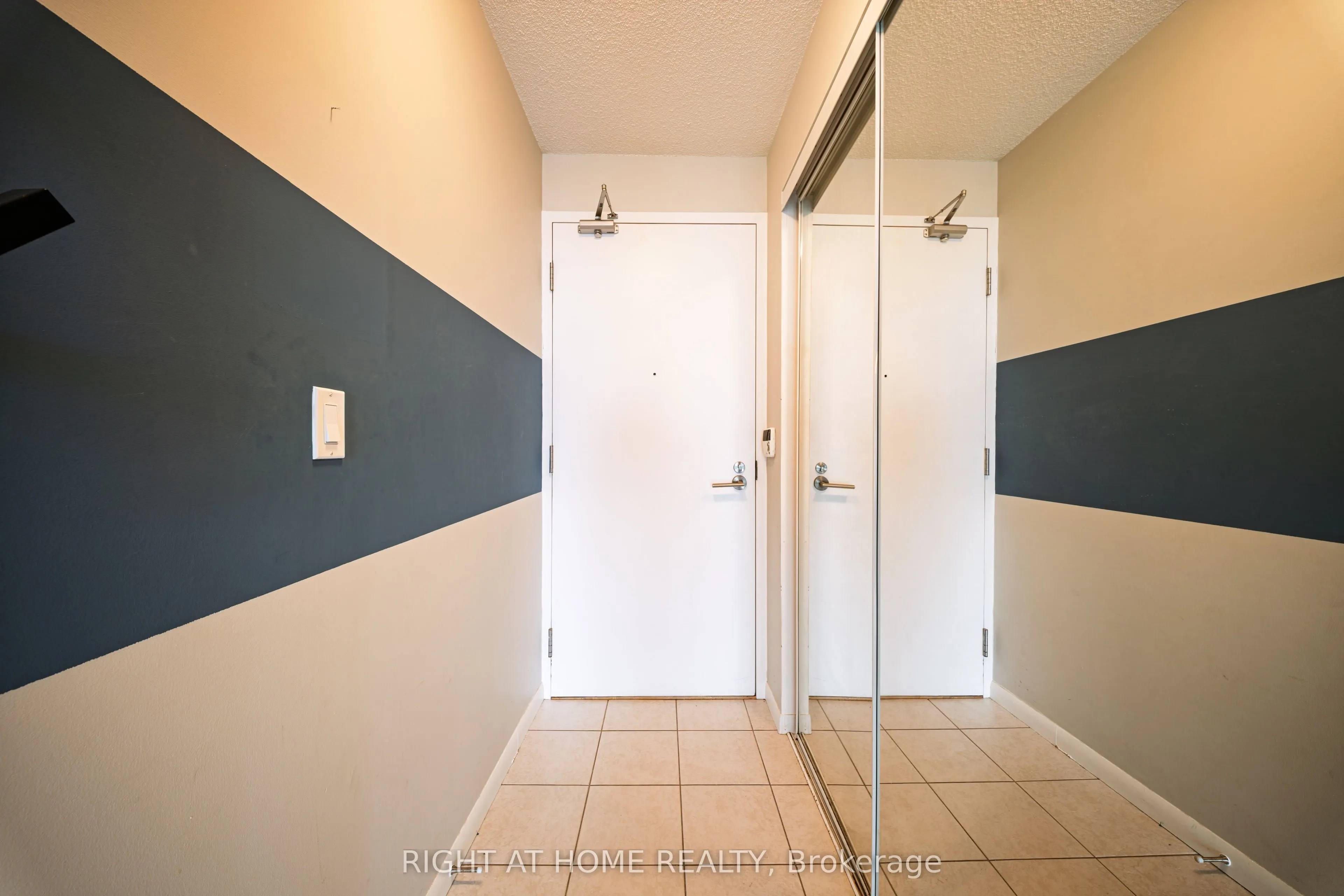215 Fort York Boulevard #1206