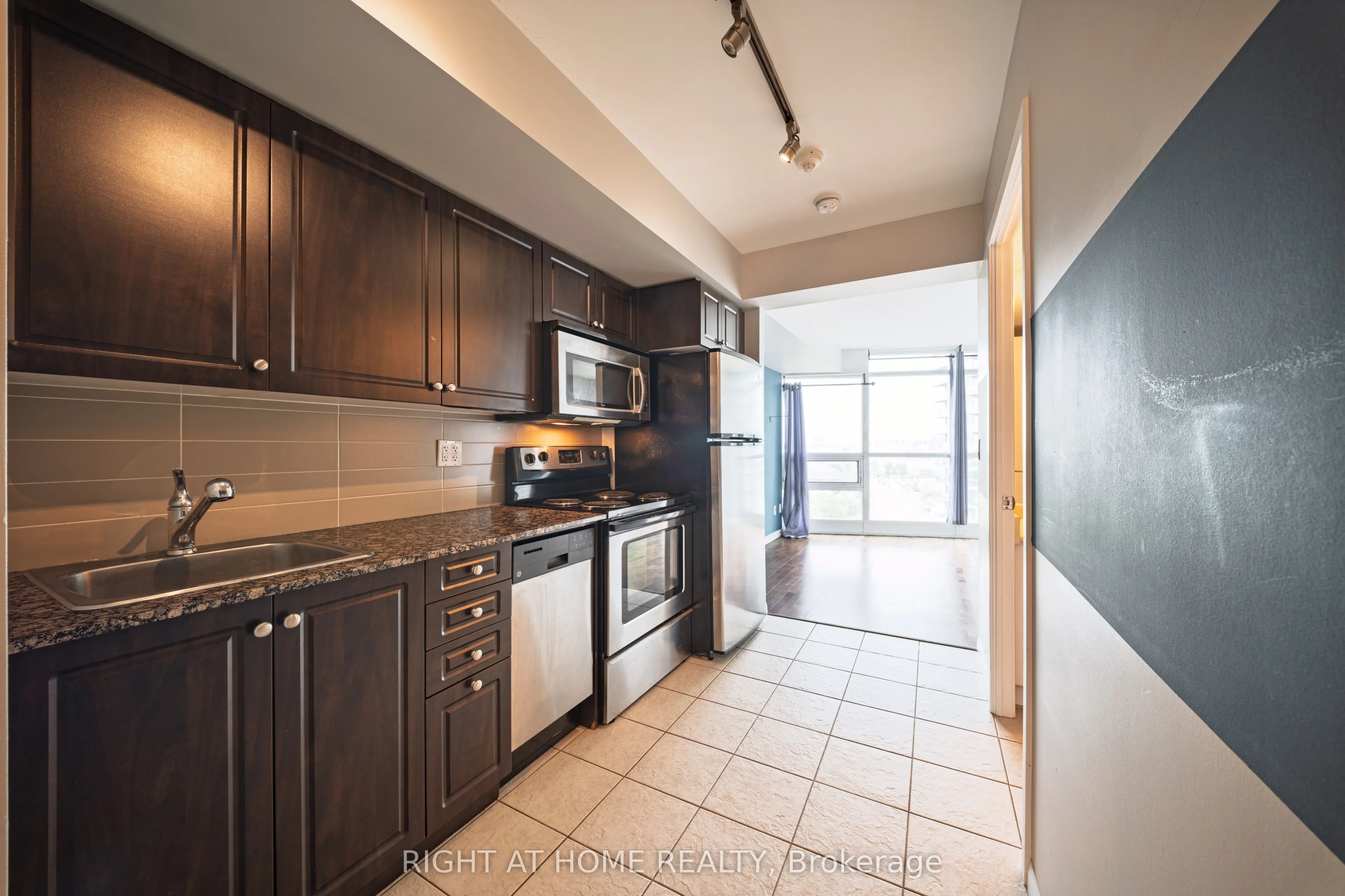 215 Fort York Boulevard #1206