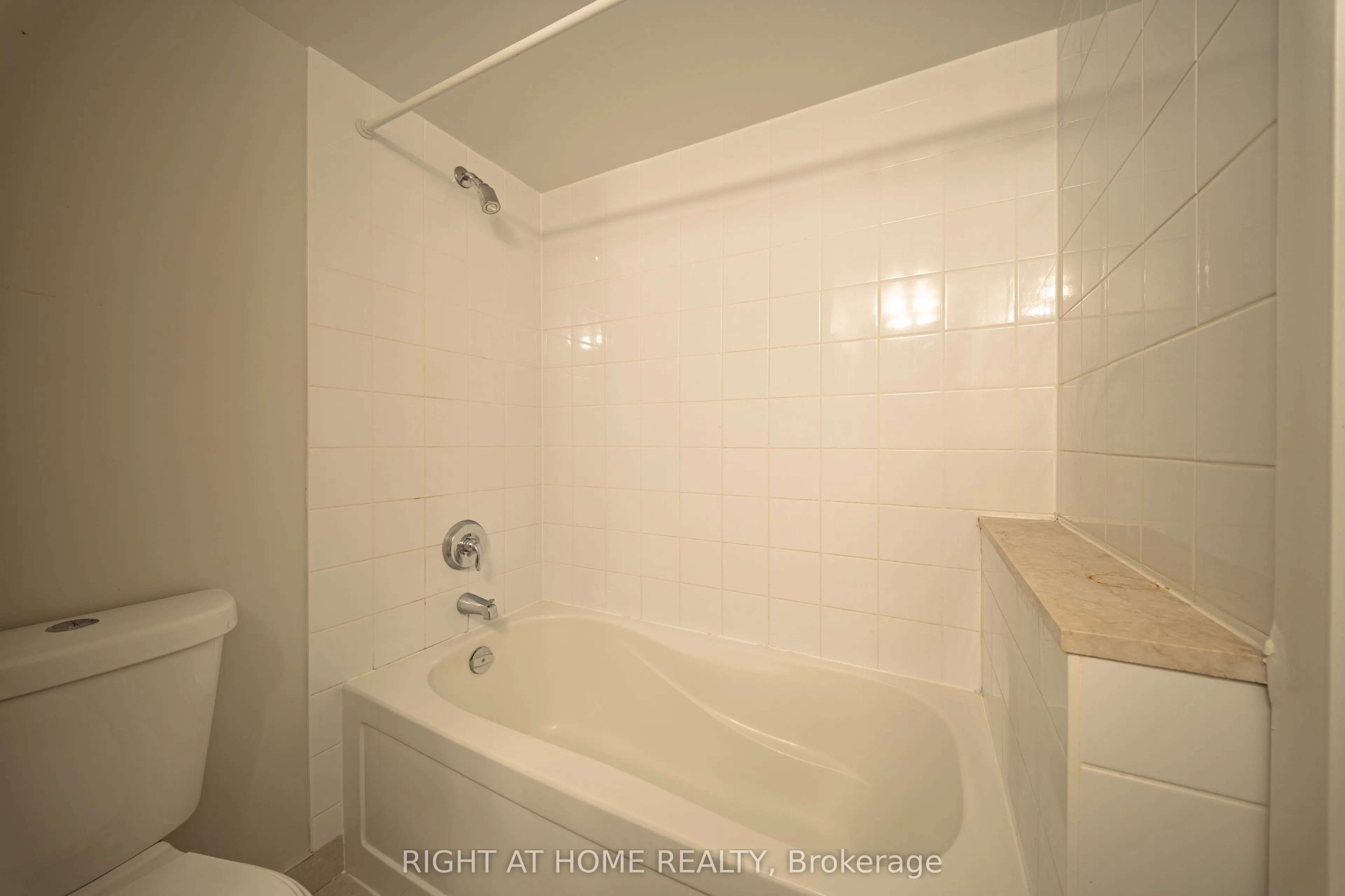 215 Fort York Boulevard #1206