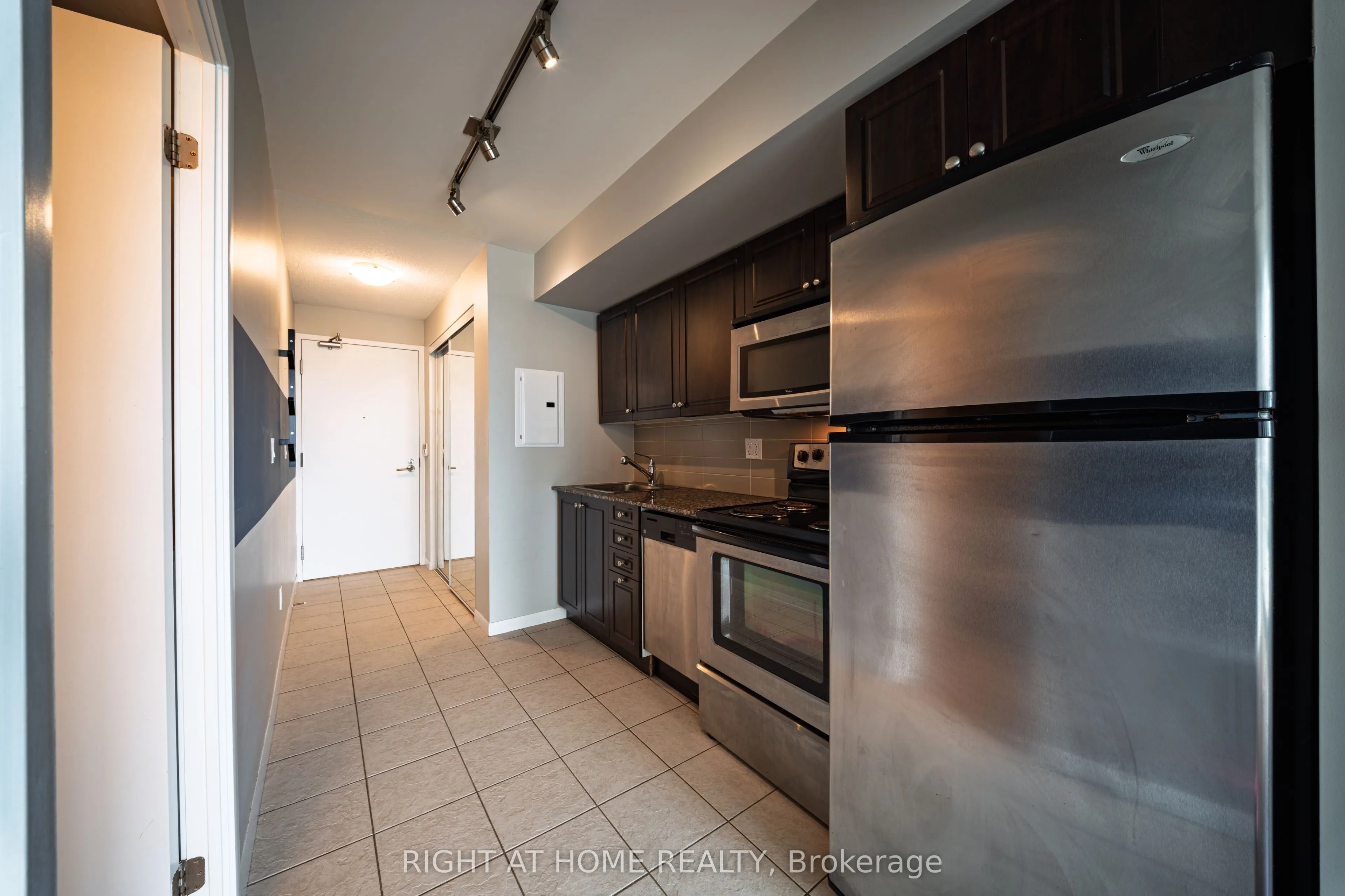 215 Fort York Boulevard #1206