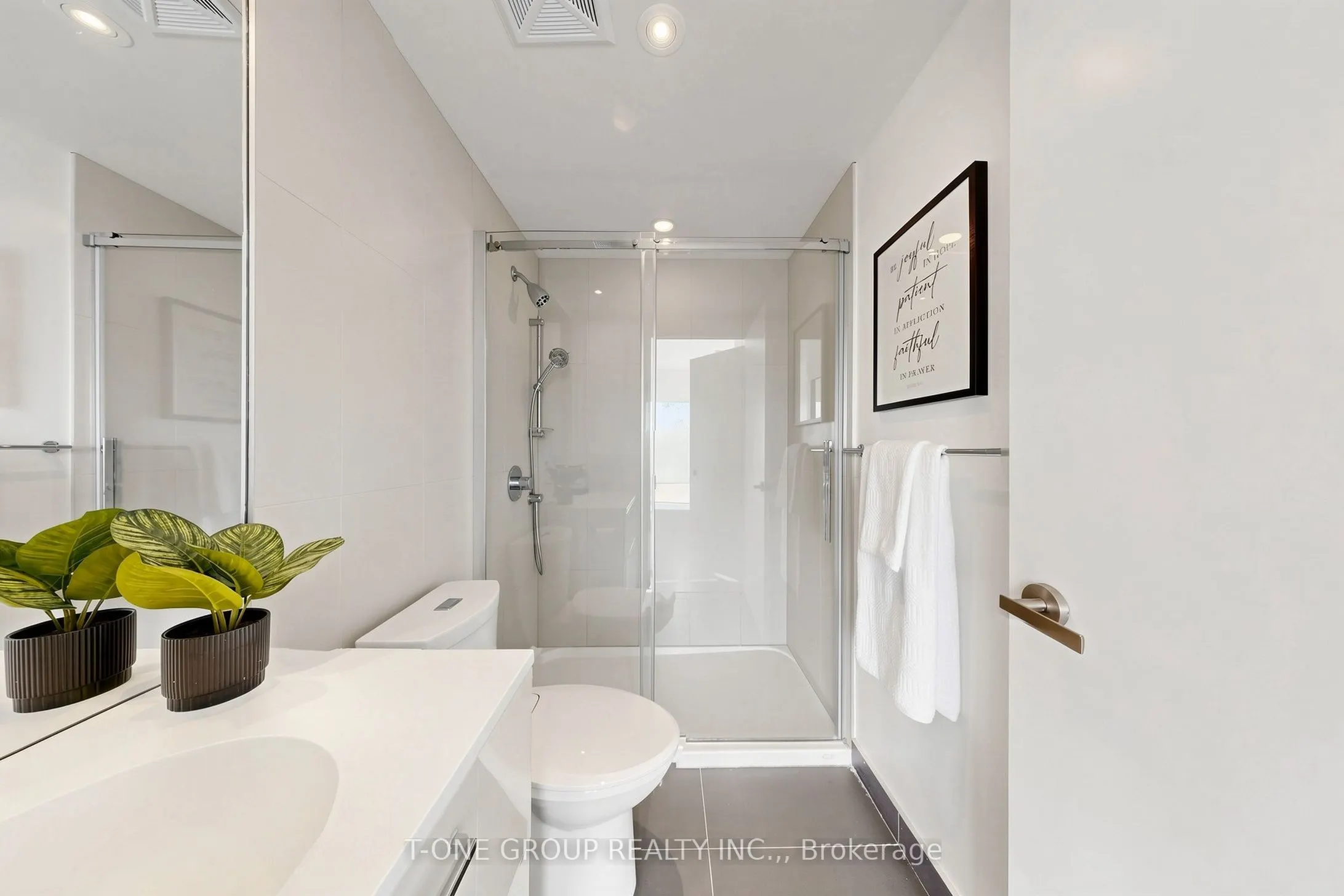 15 Grenville Street #3403