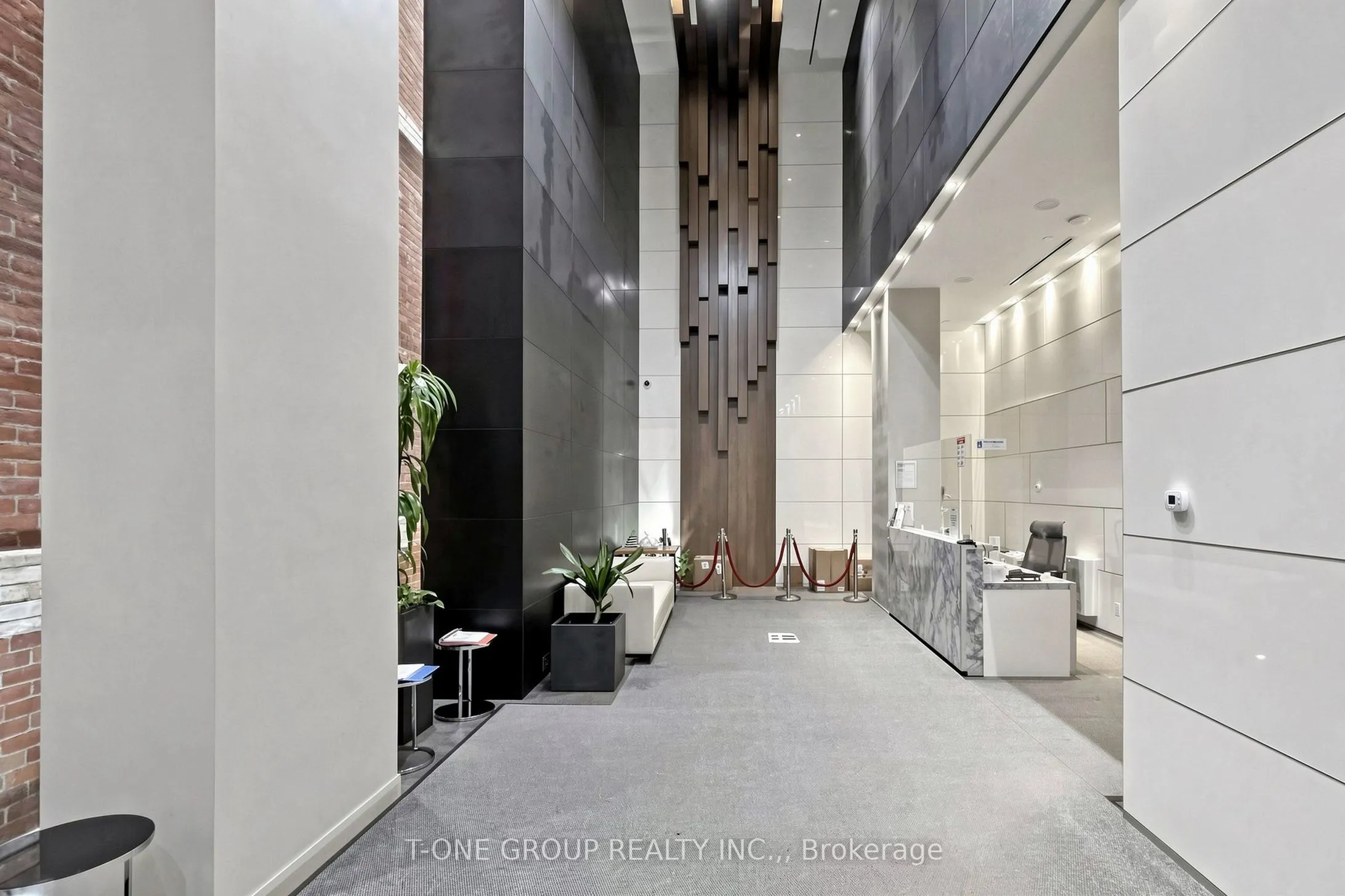 15 Grenville Street #3403