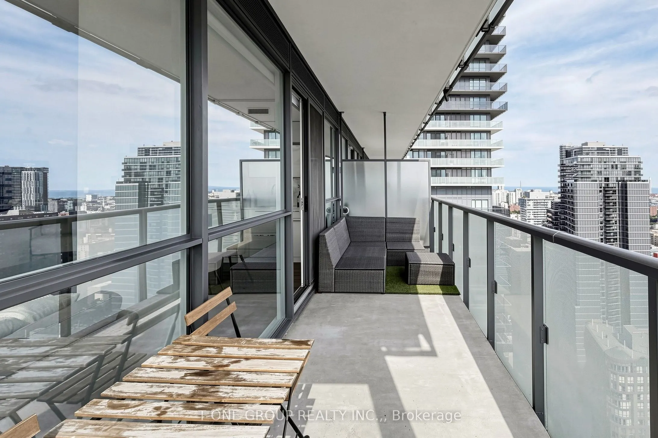 15 Grenville Street #3403