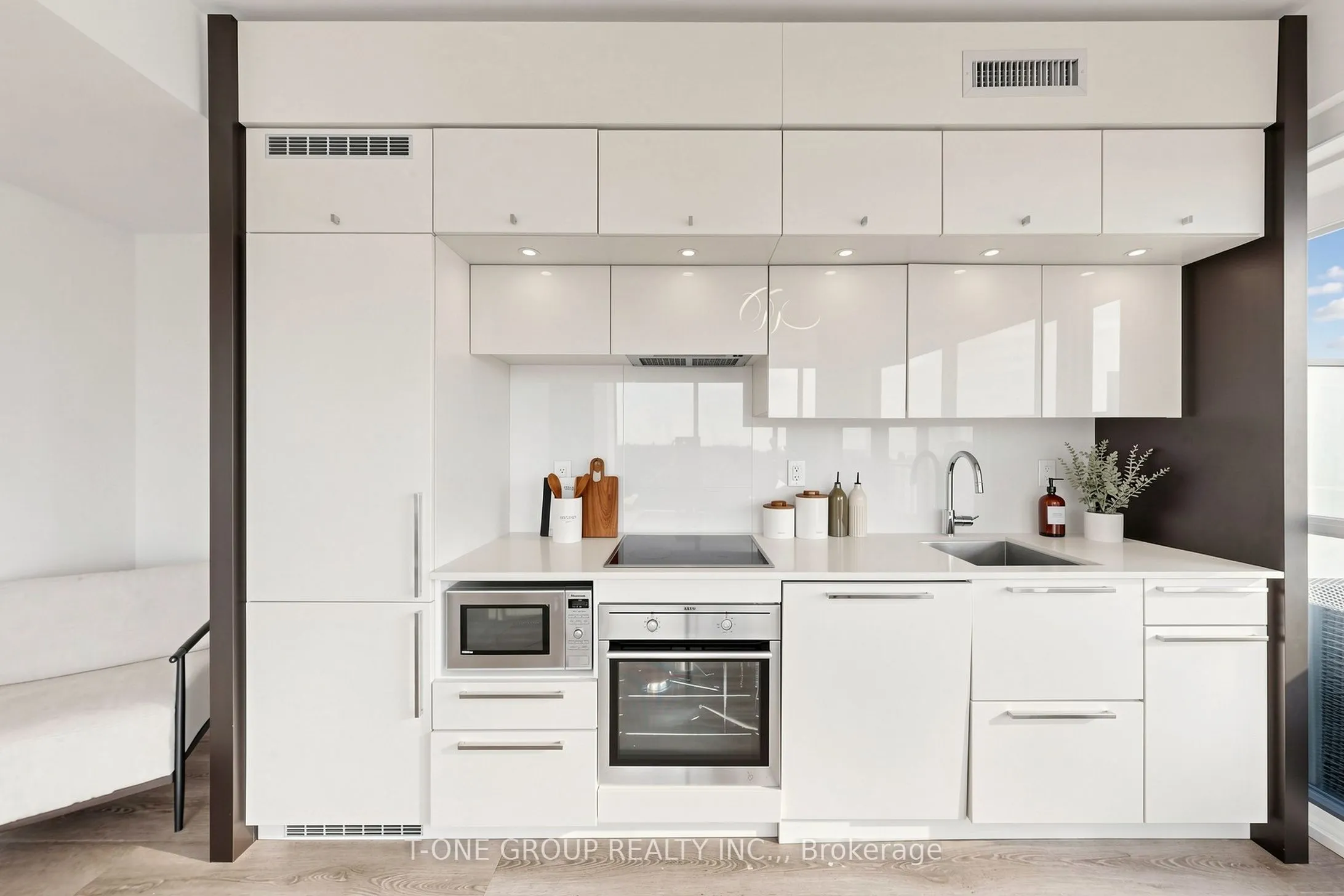 15 Grenville Street #3403