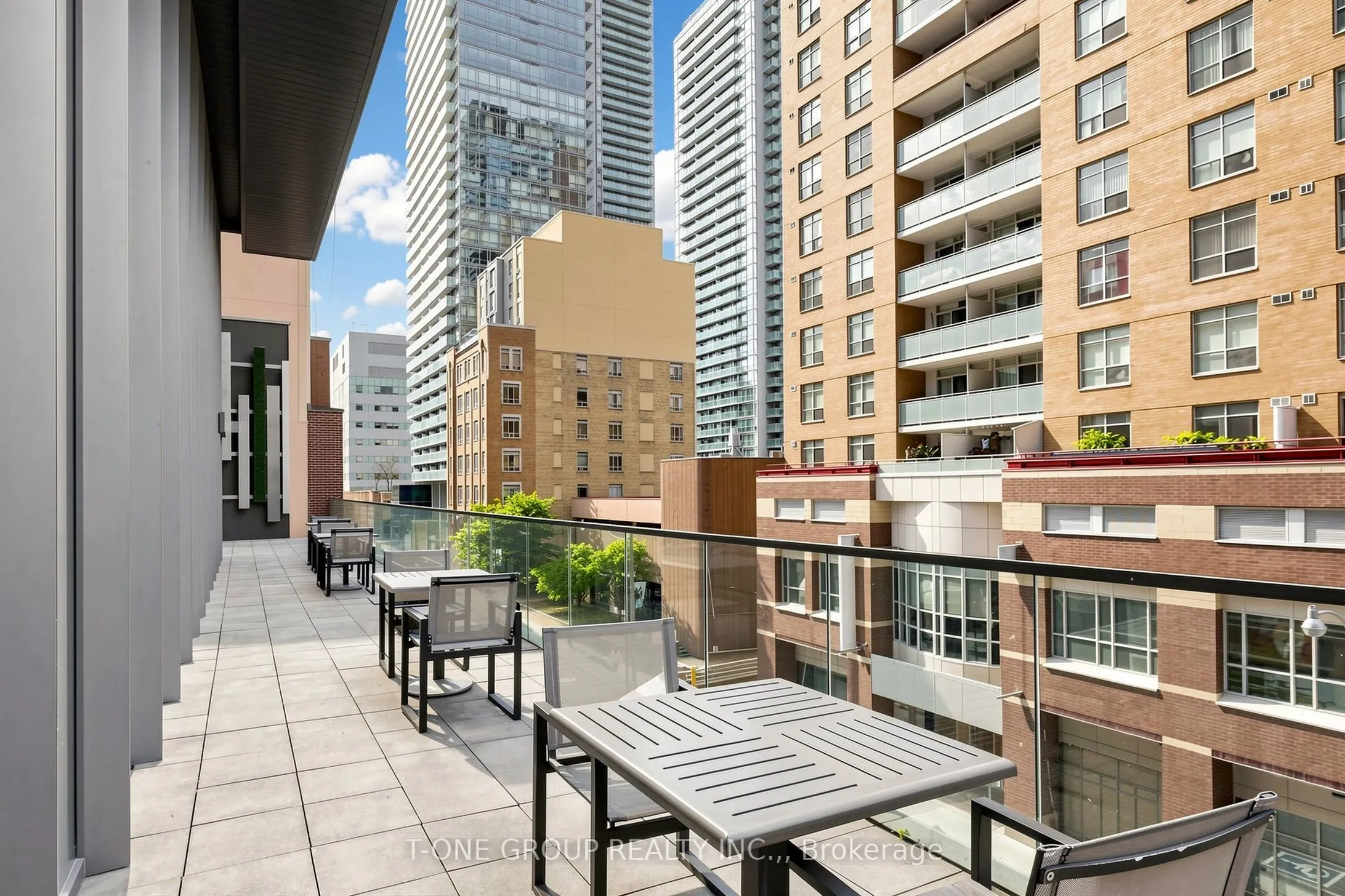 15 Grenville Street #3403