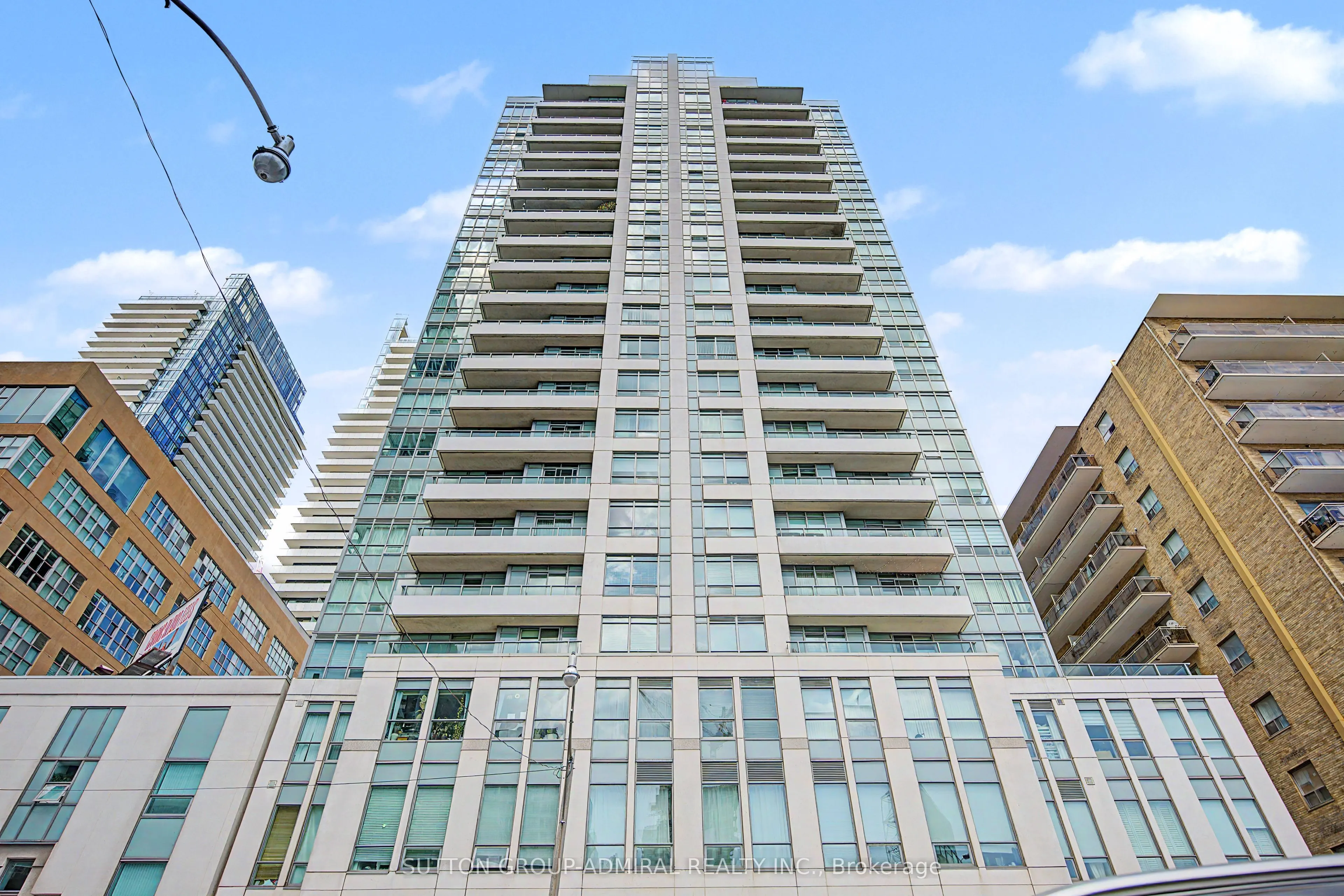 212 Eglinton Avenue #706