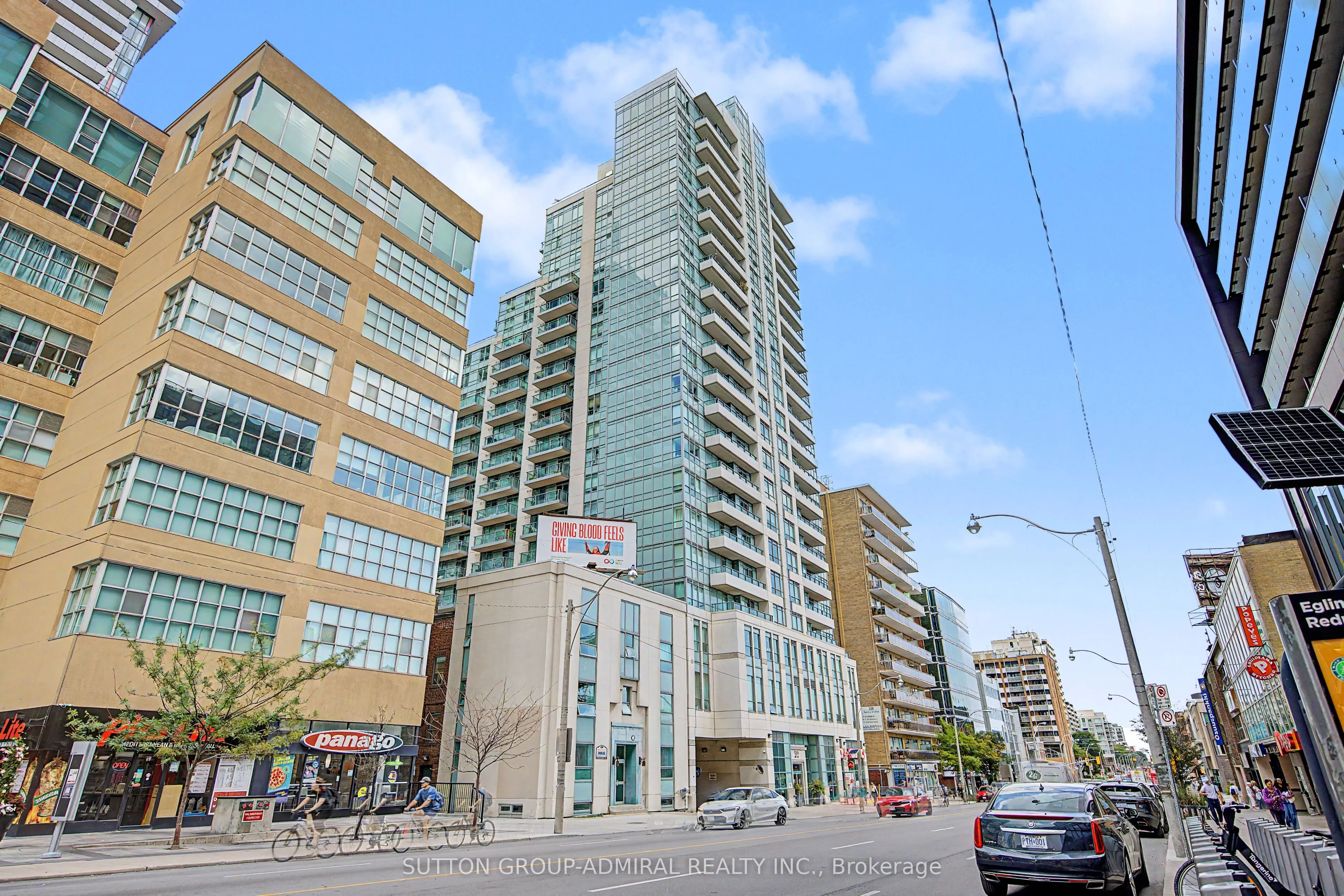 212 Eglinton Avenue #706