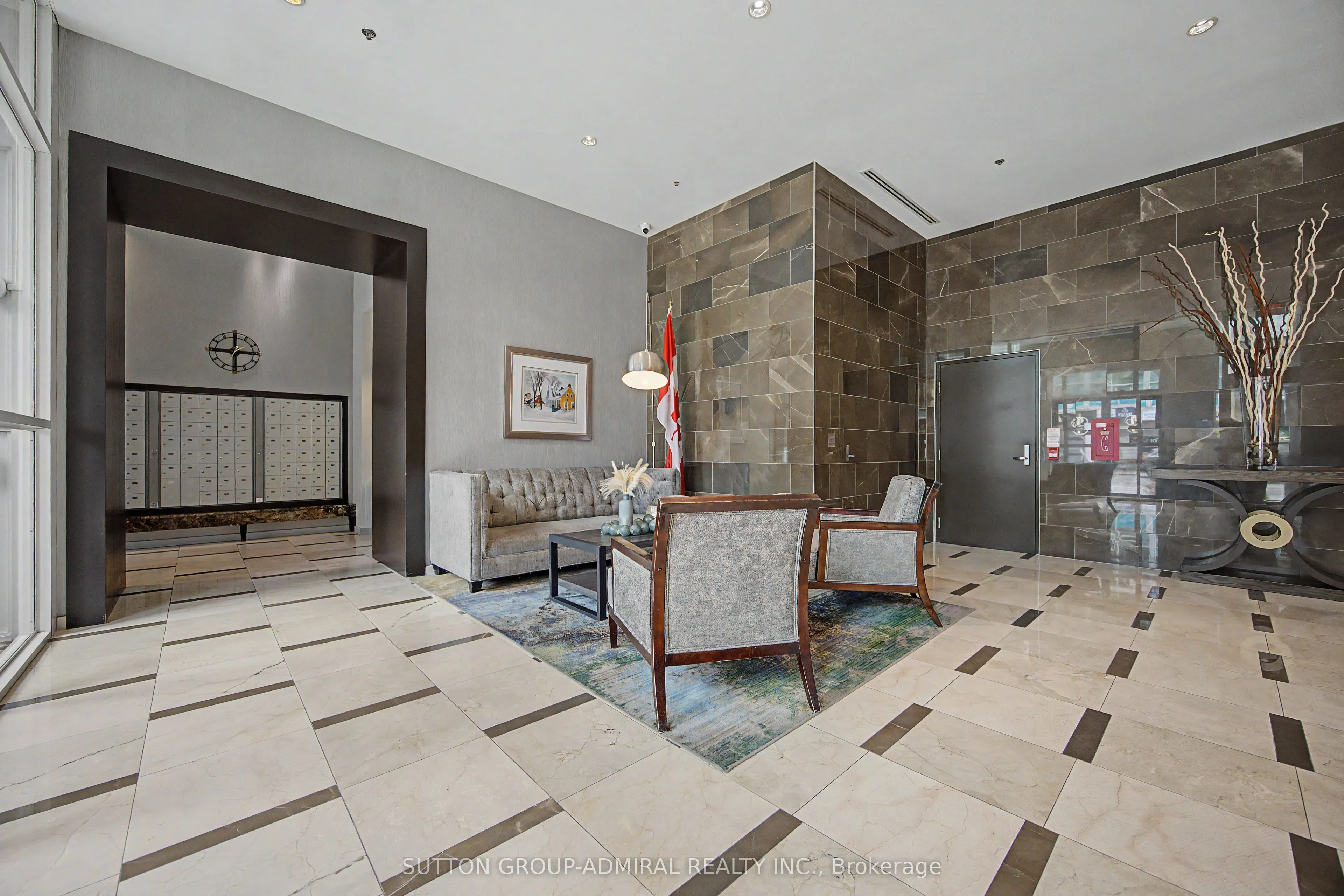 212 Eglinton Avenue #706