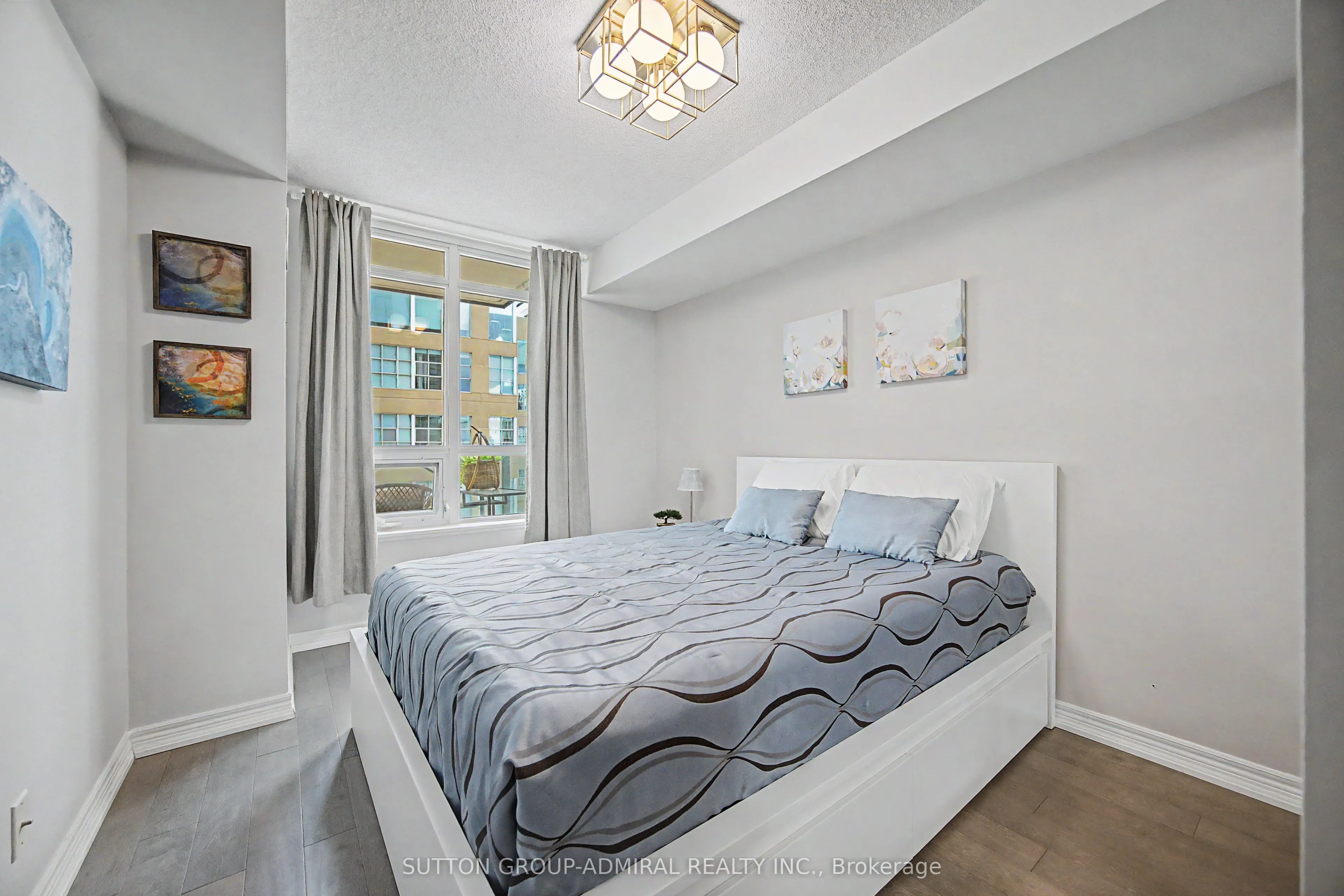 212 Eglinton Avenue #706