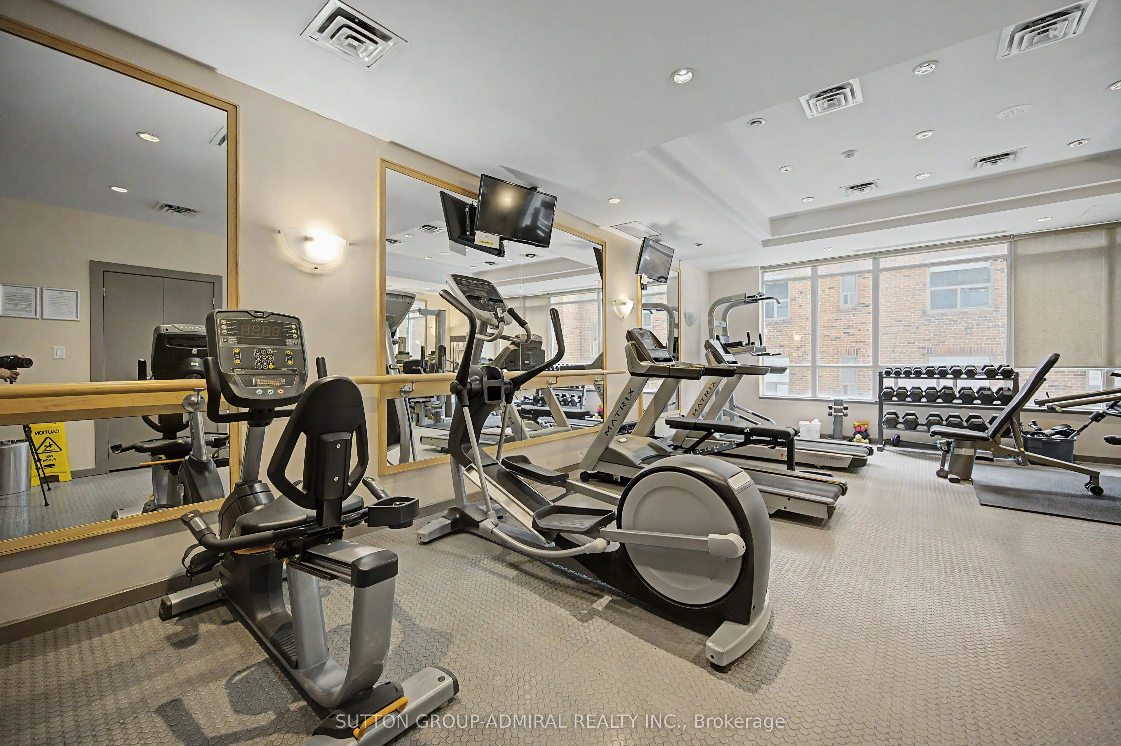 212 Eglinton Avenue #706