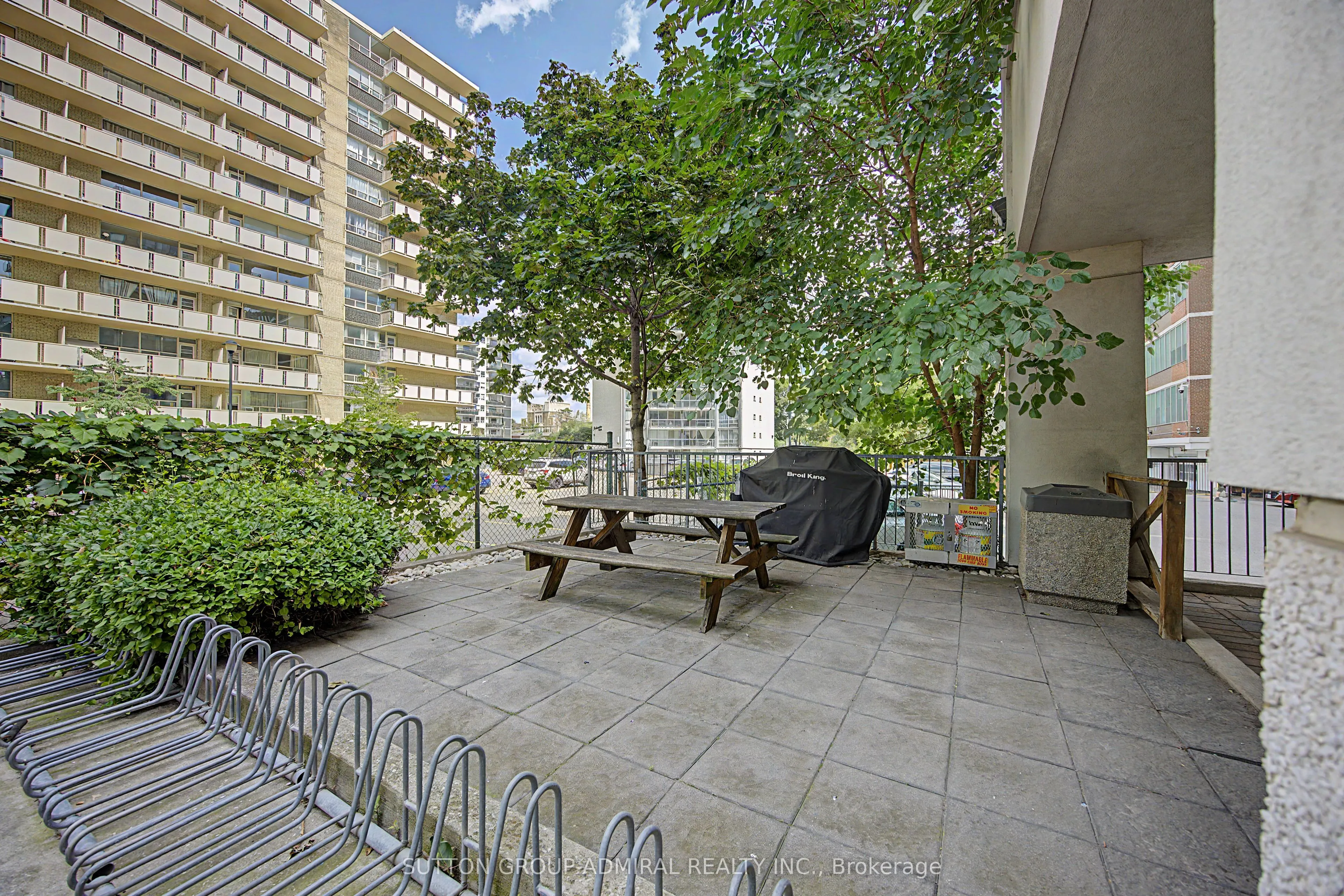 212 Eglinton Avenue #706