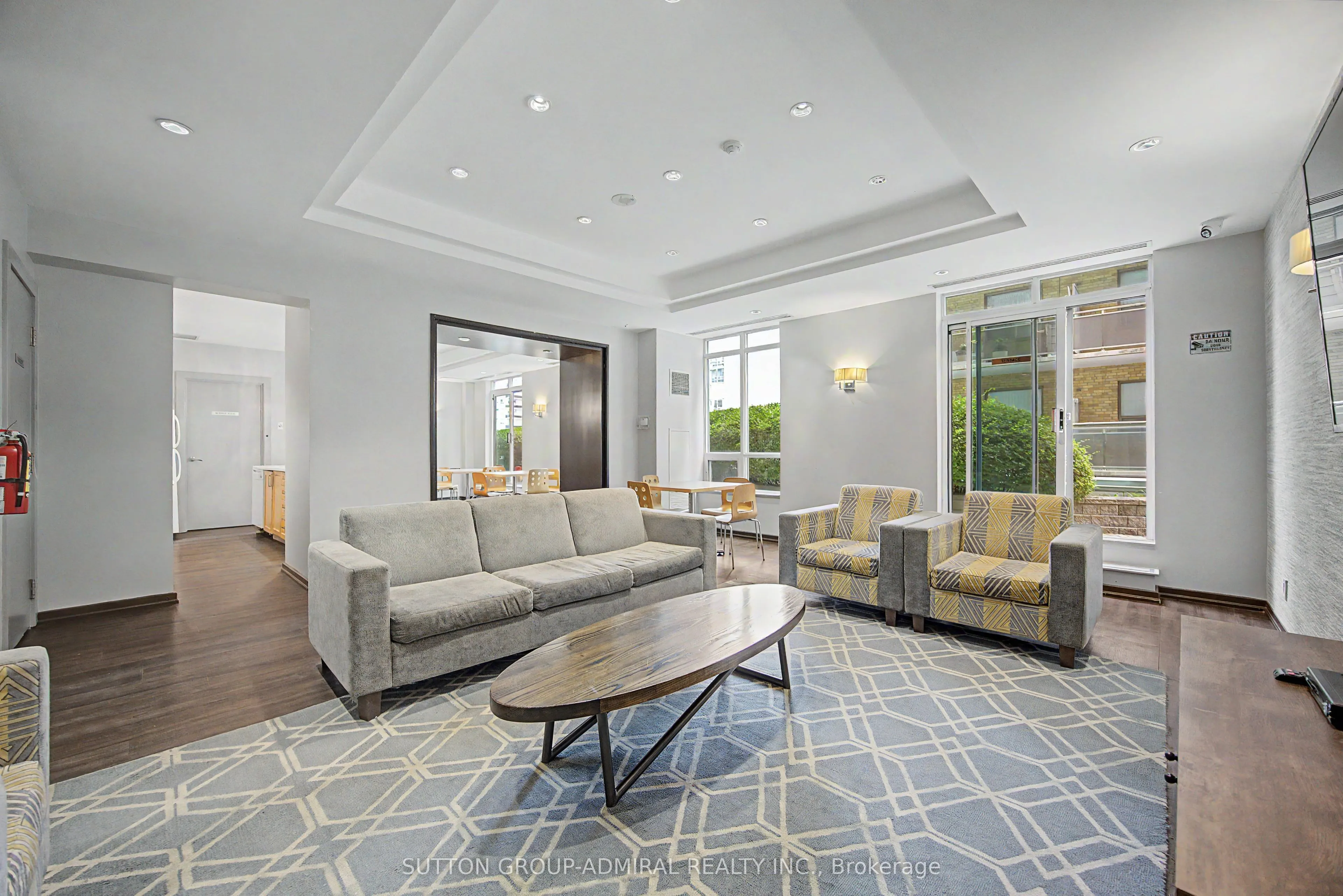 212 Eglinton Avenue #706