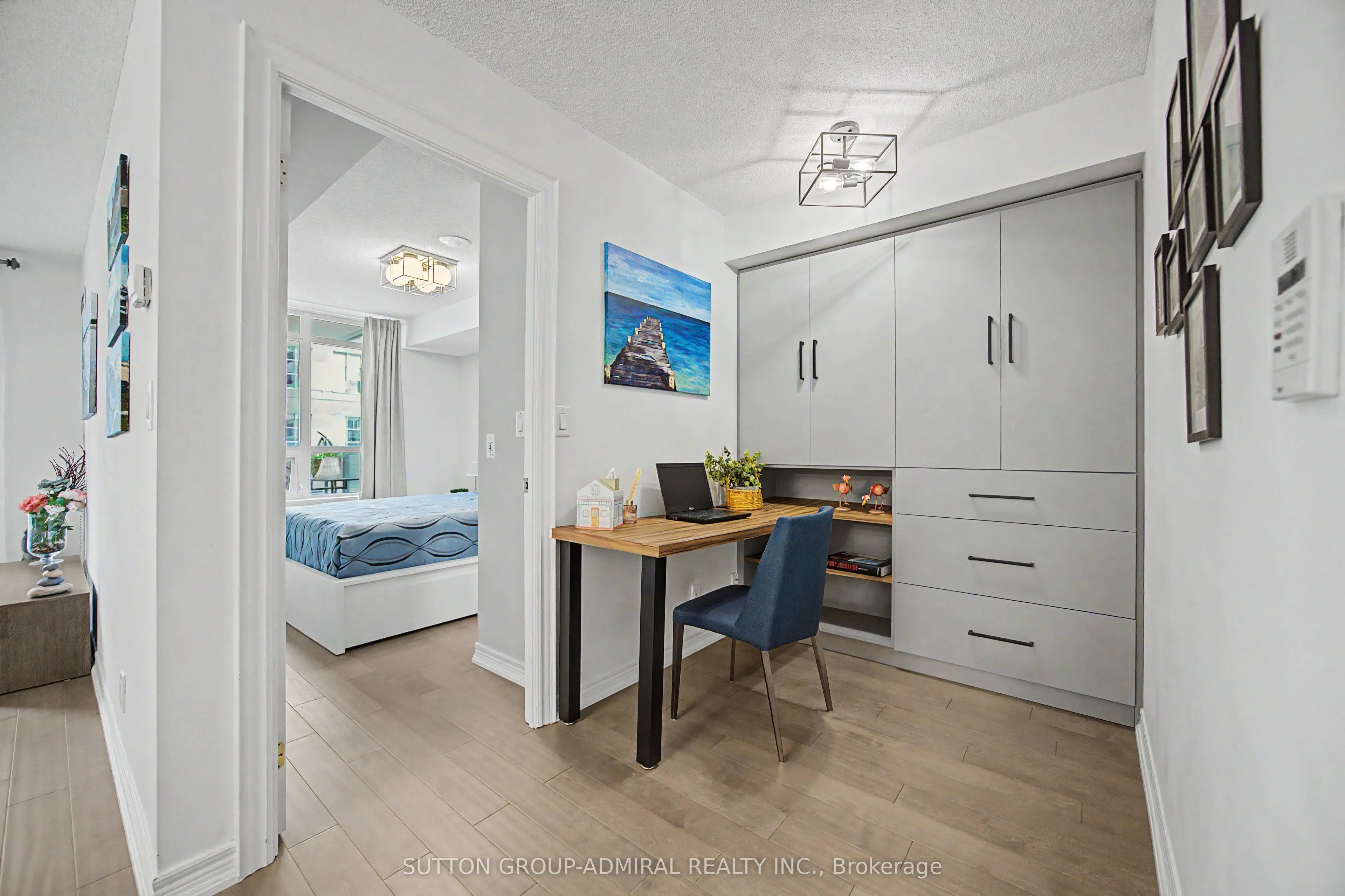 212 Eglinton Avenue #706