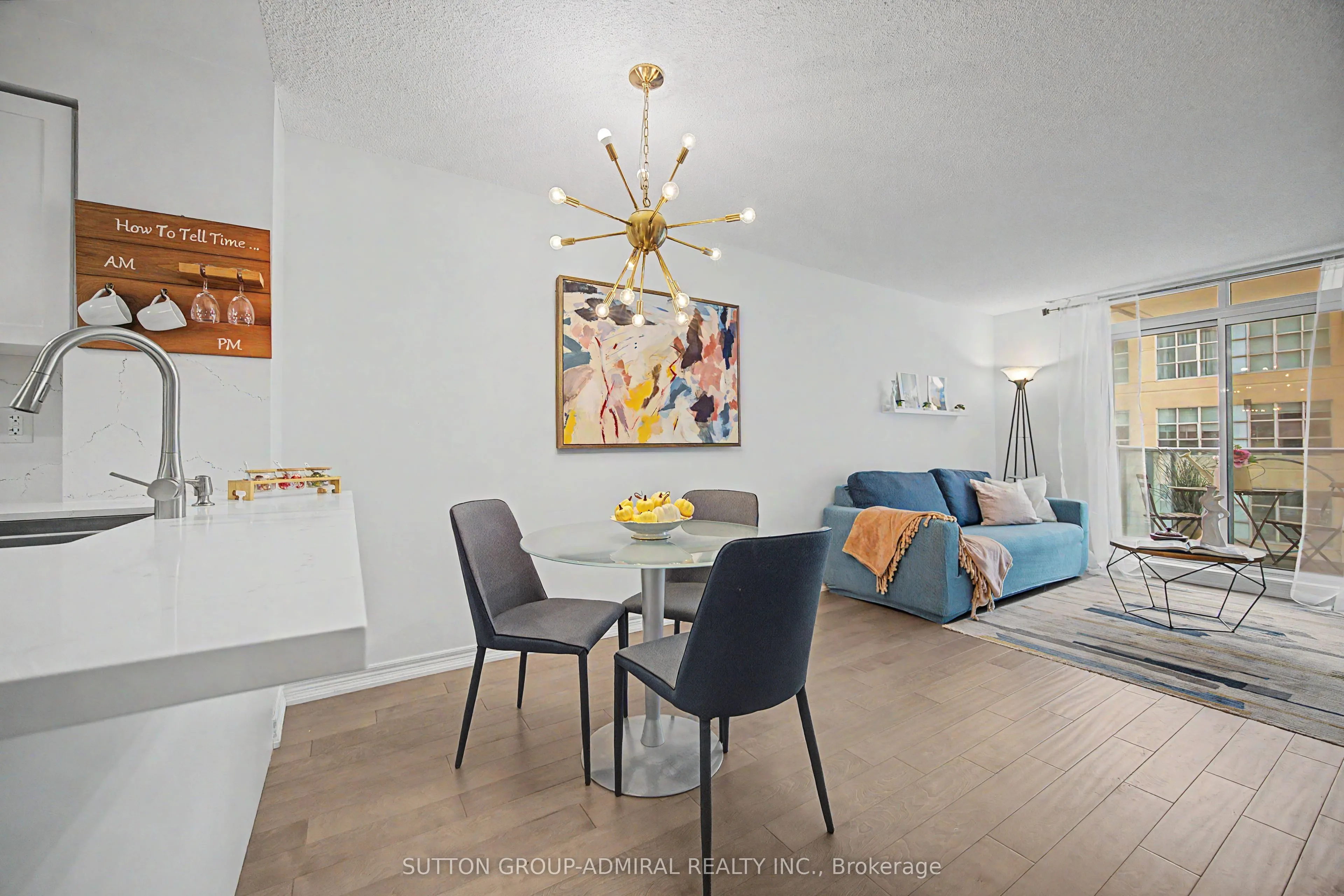 212 Eglinton Avenue #706