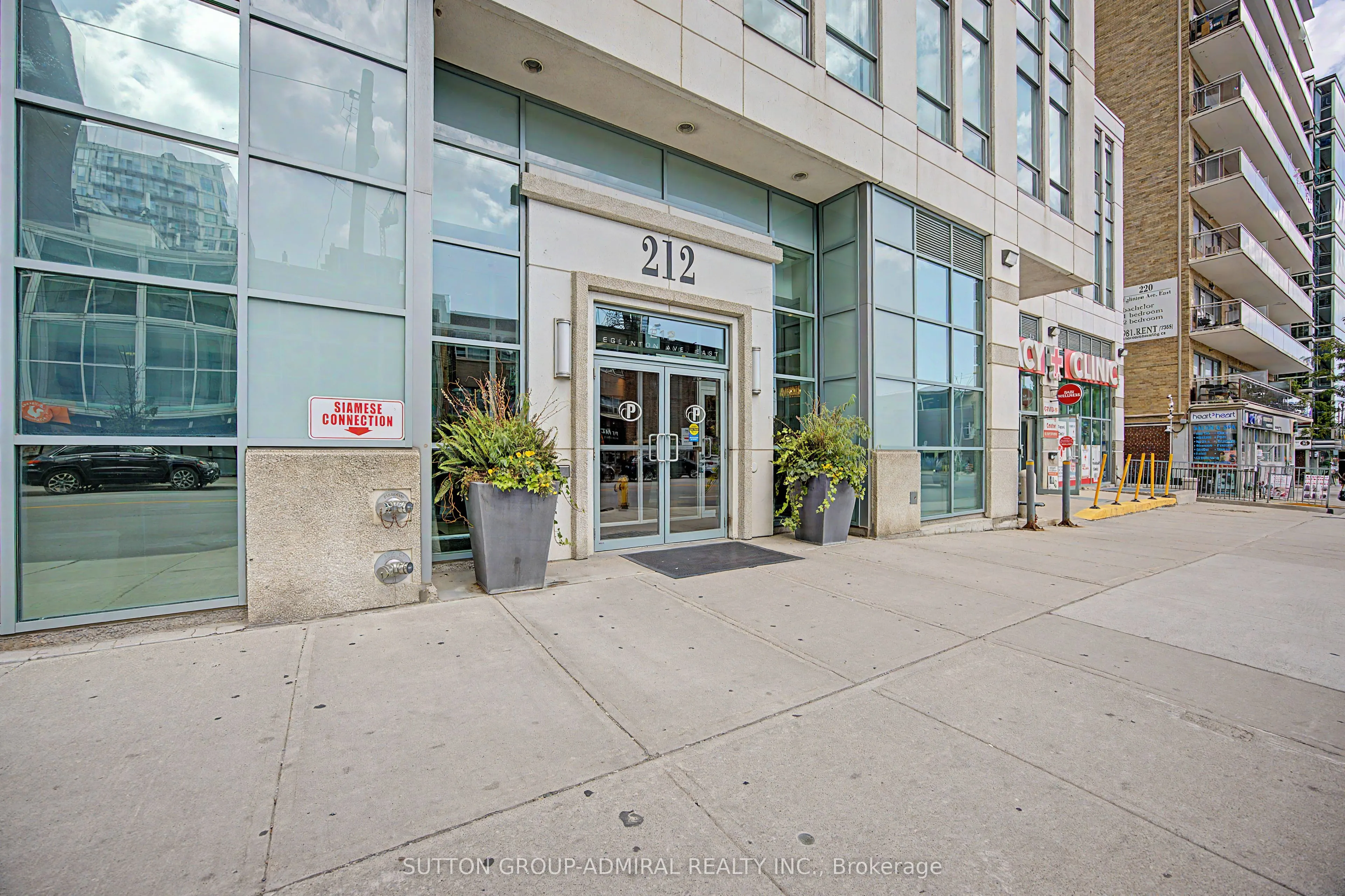 212 Eglinton Avenue #706