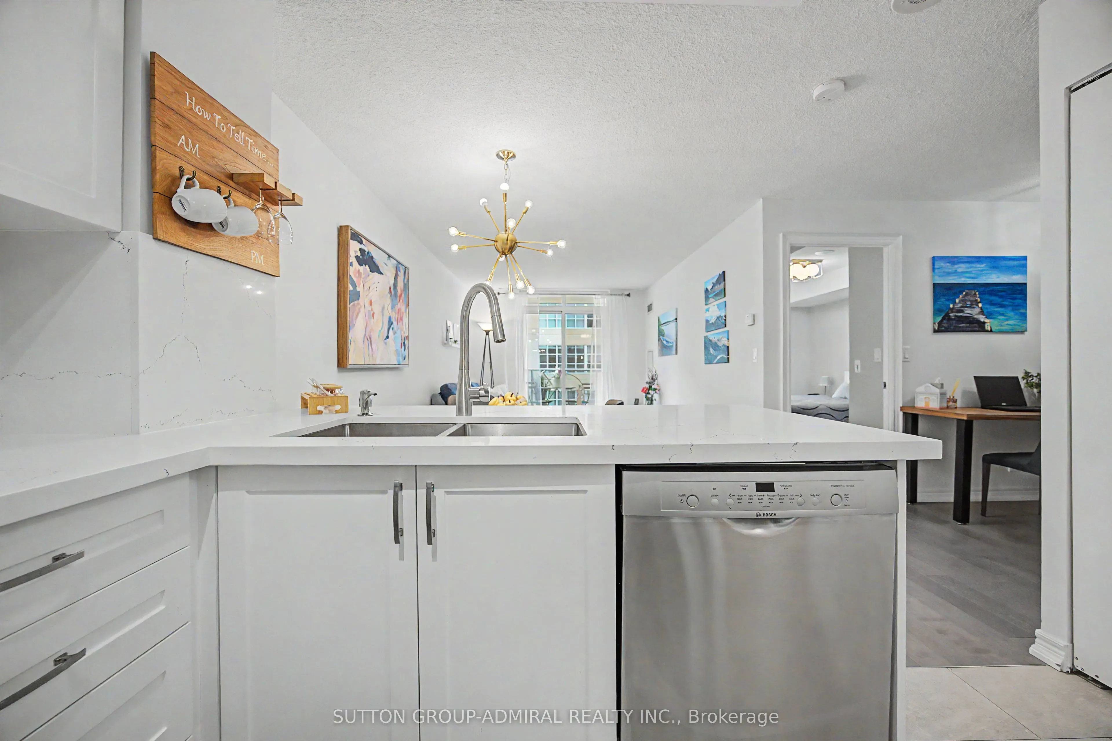 212 Eglinton Avenue #706