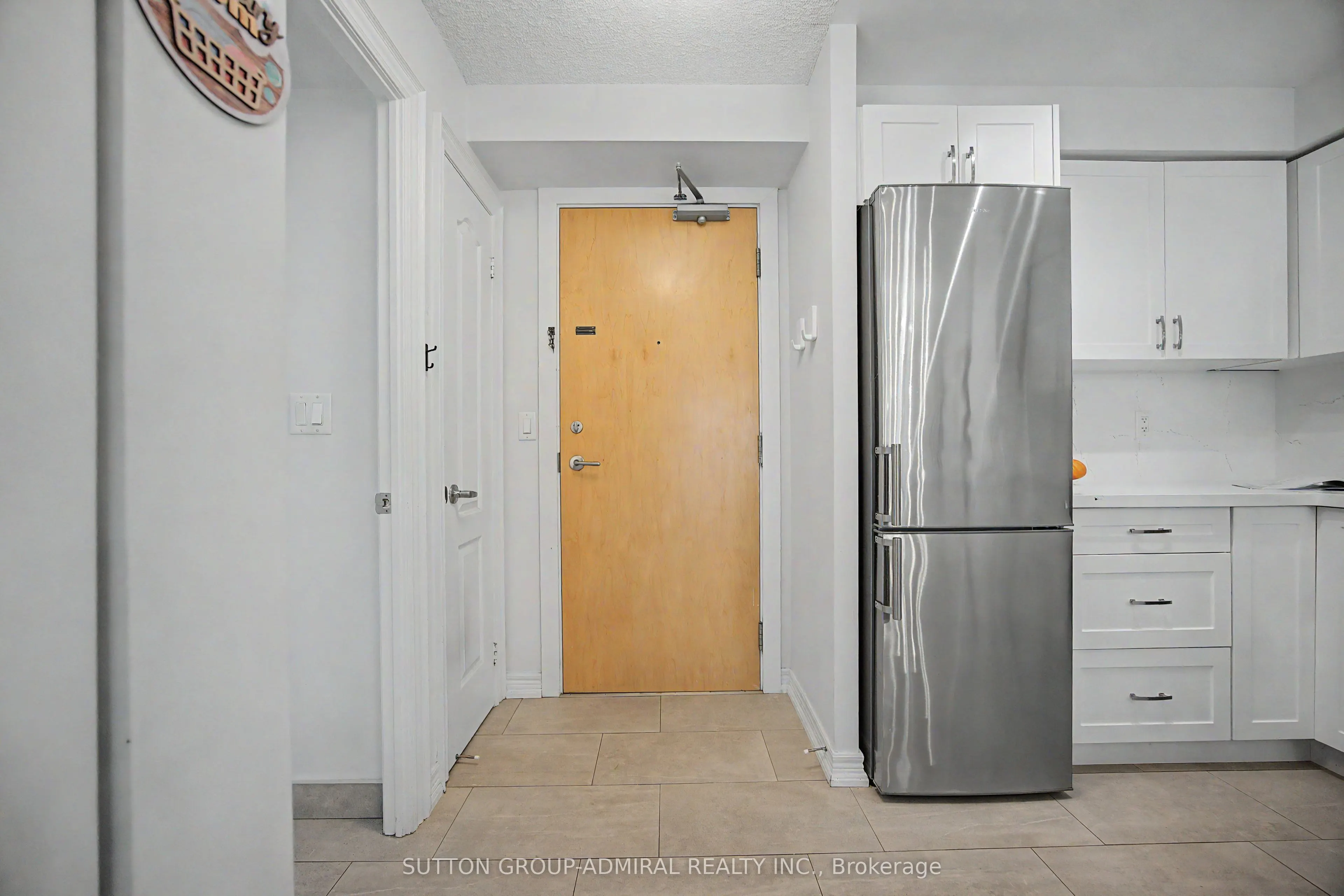212 Eglinton Avenue #706