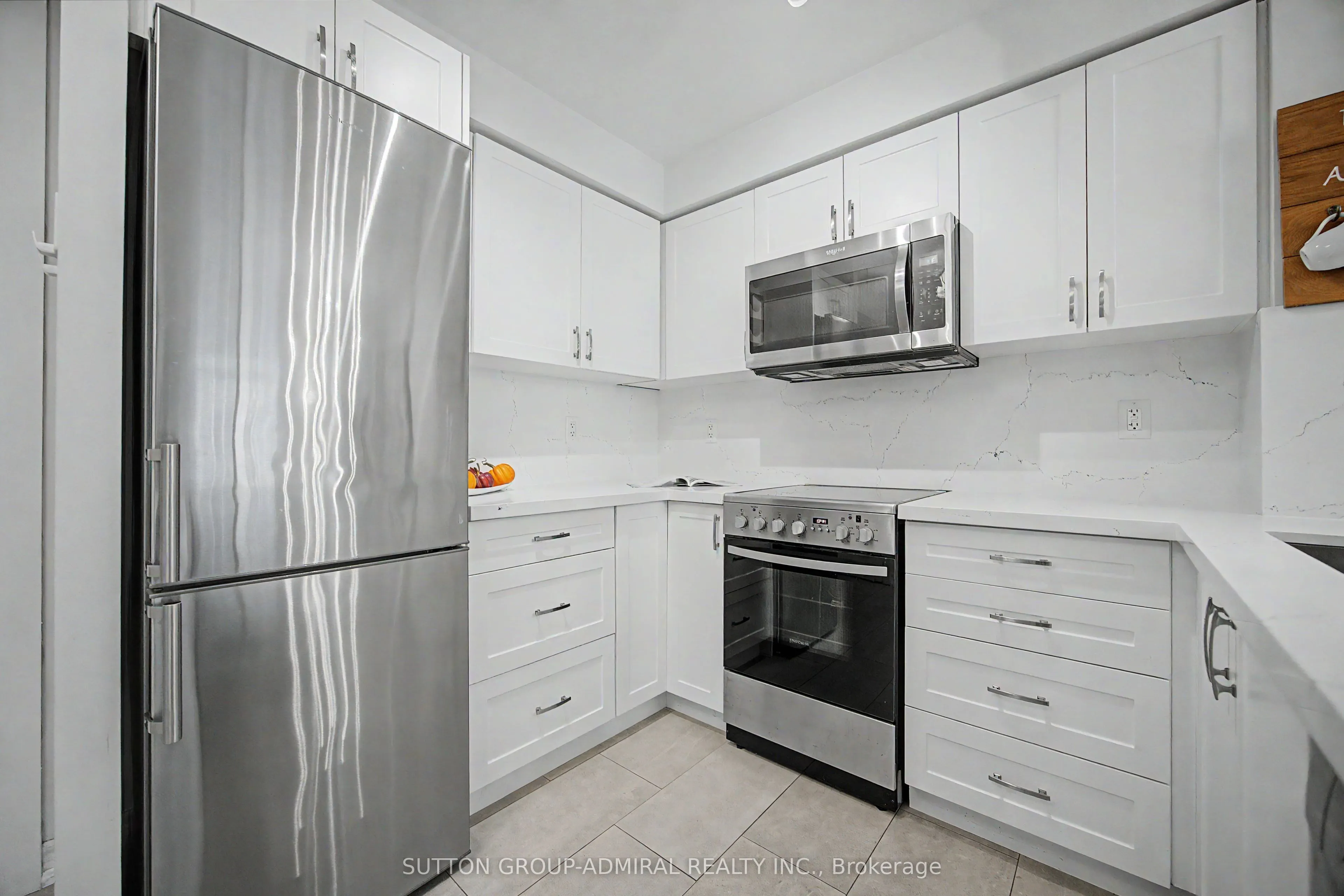212 Eglinton Avenue #706