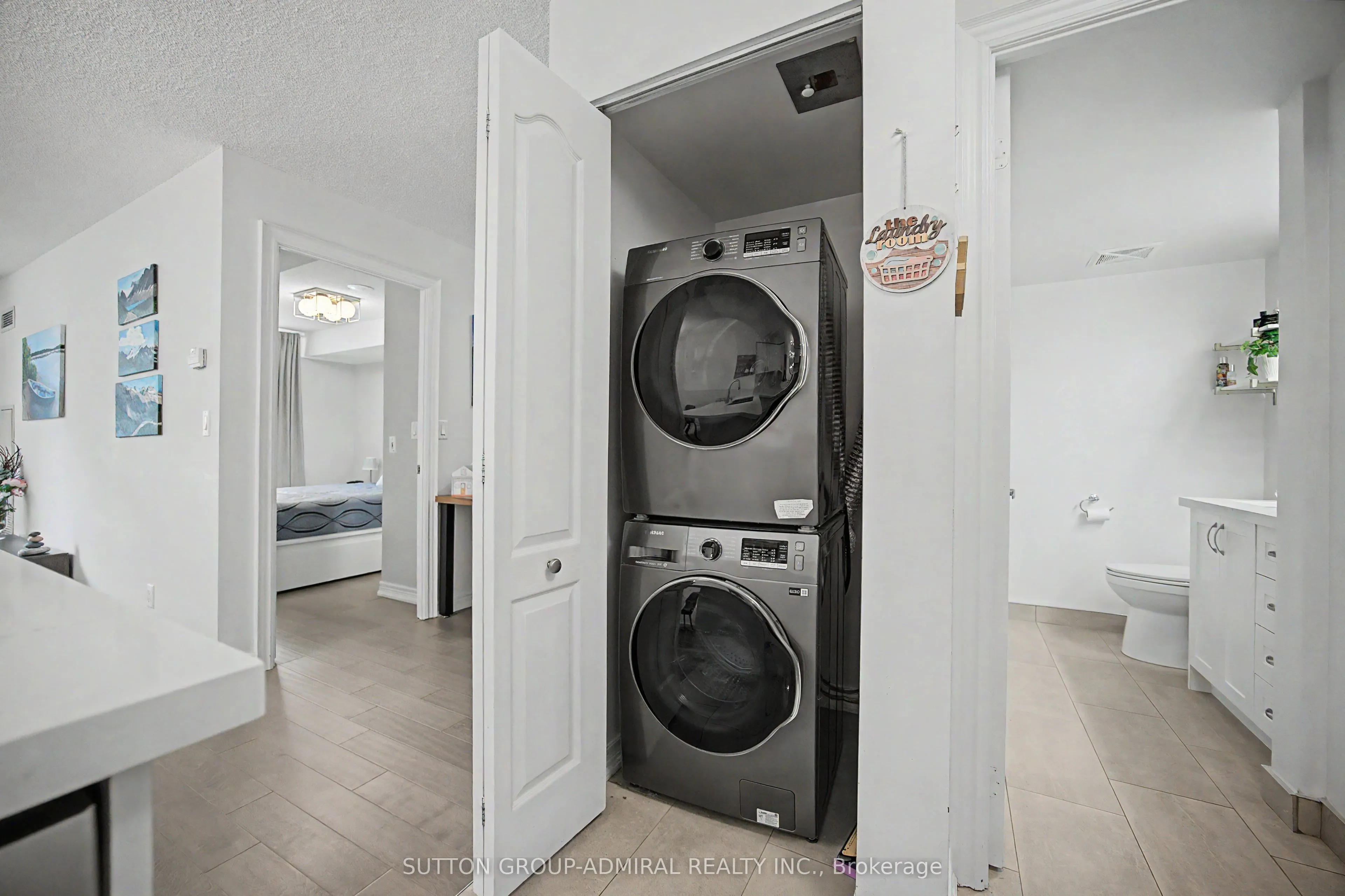 212 Eglinton Avenue #706