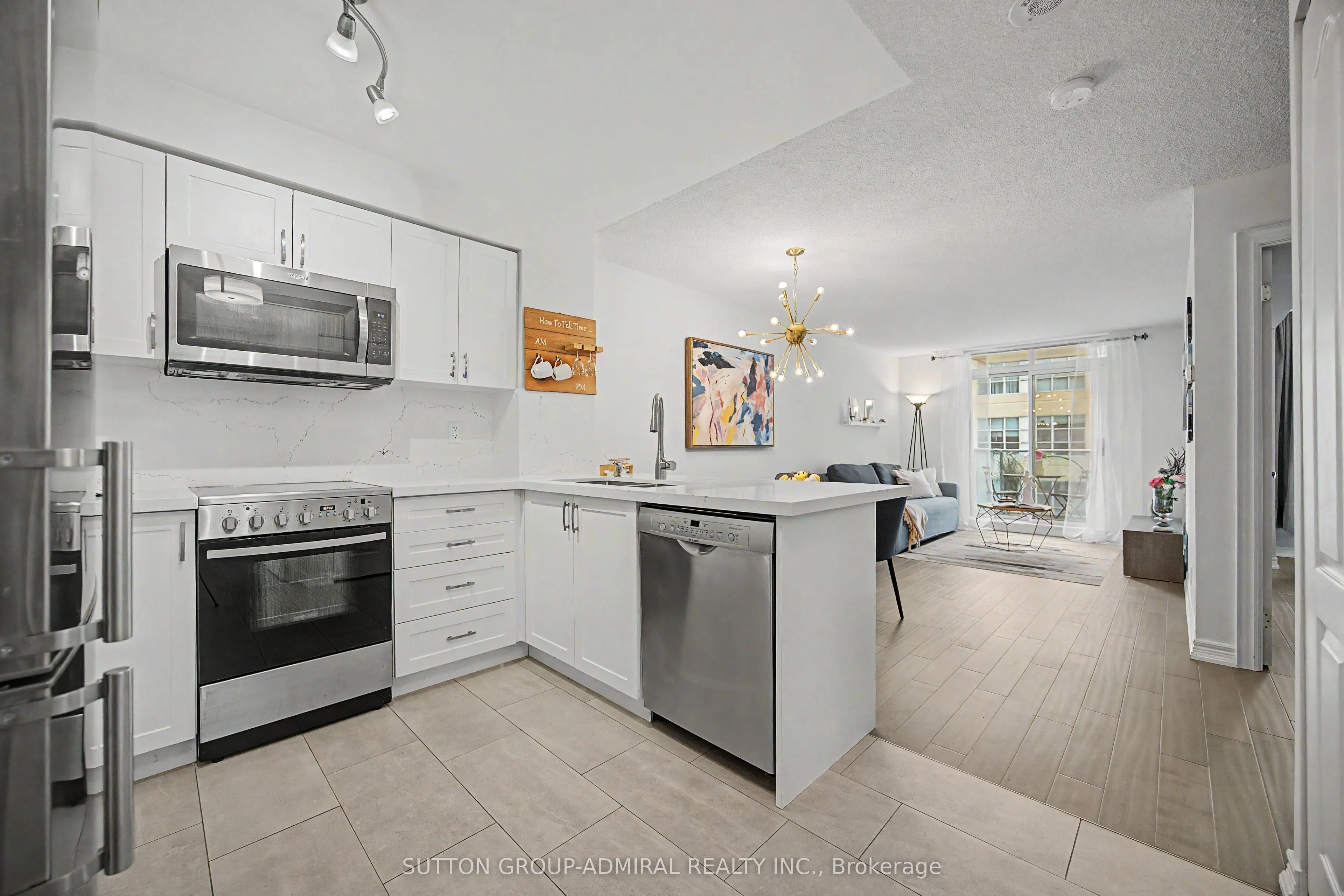 212 Eglinton Avenue #706