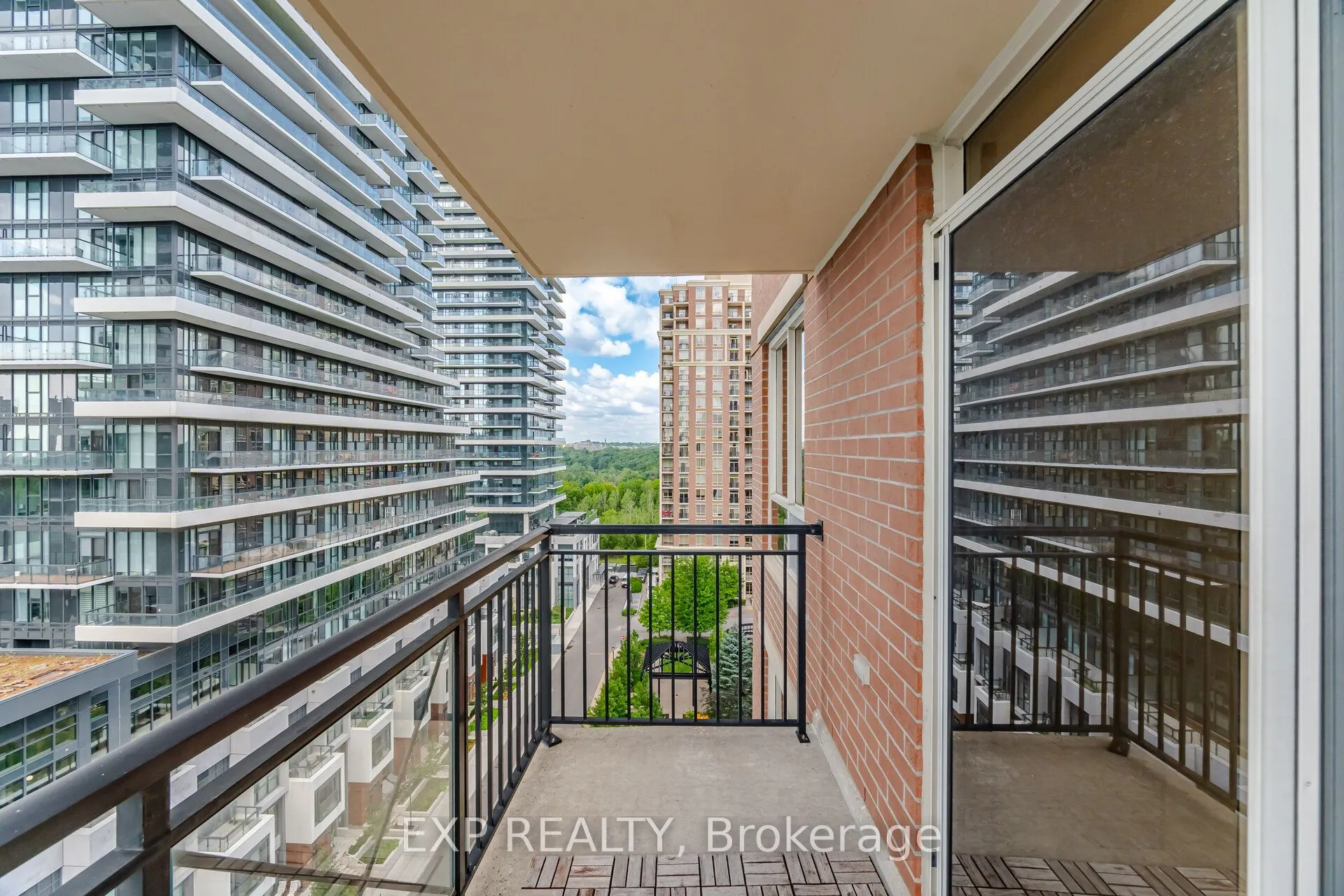 1103 Leslie Street #1103