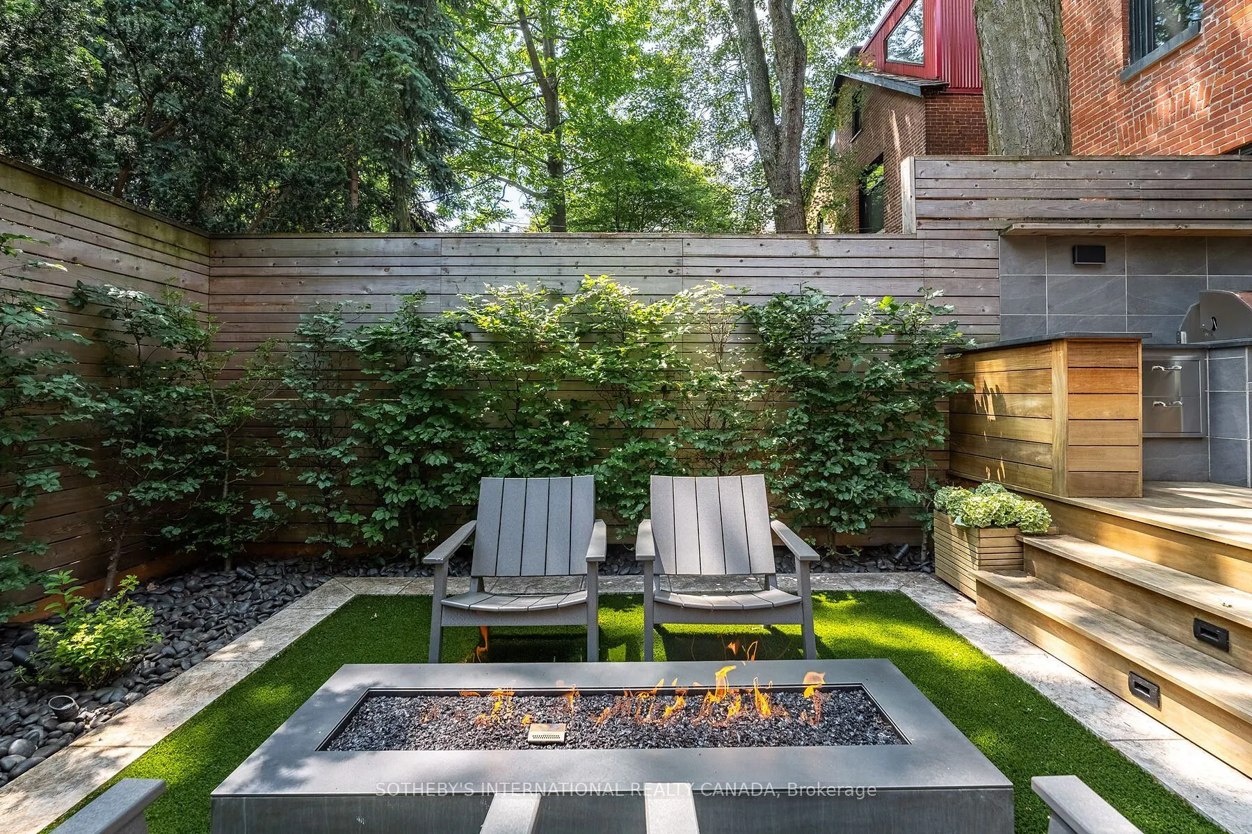 33 Tranby Avenue