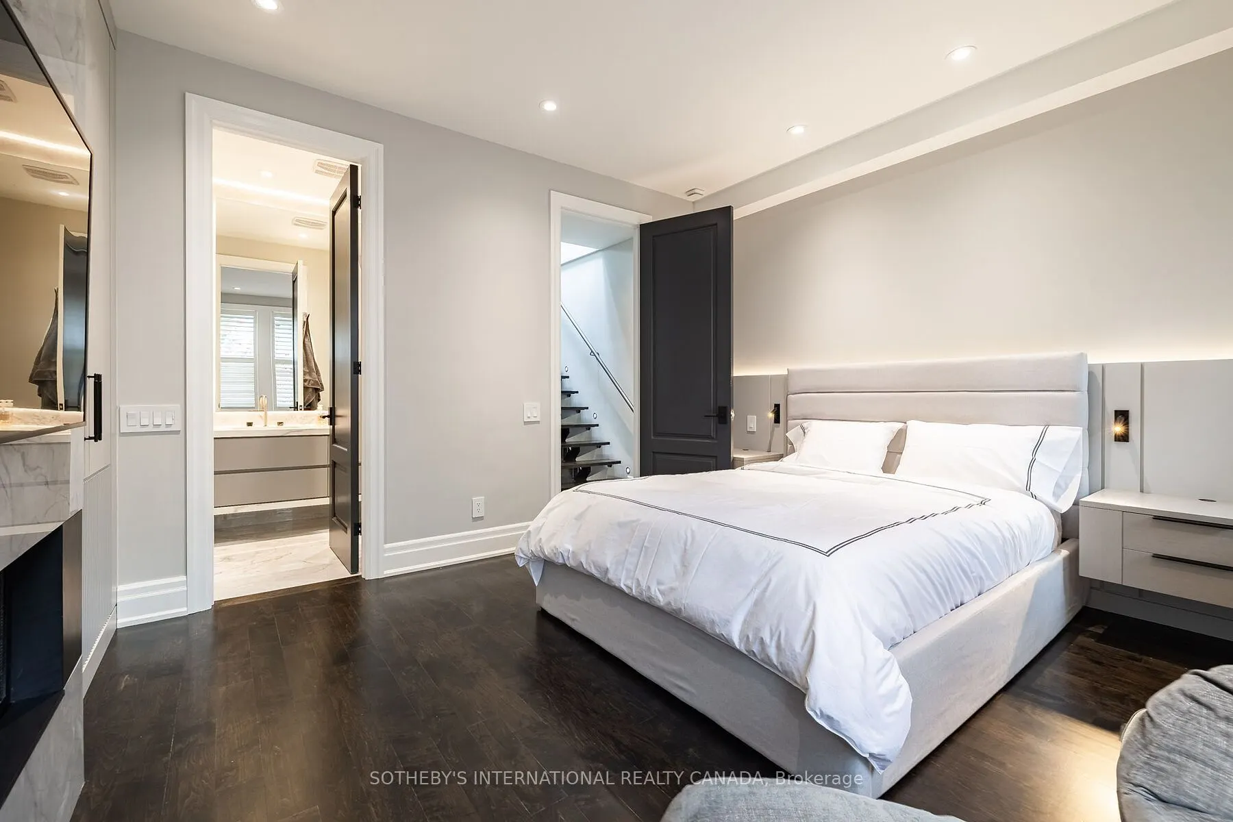 33 Tranby Avenue
