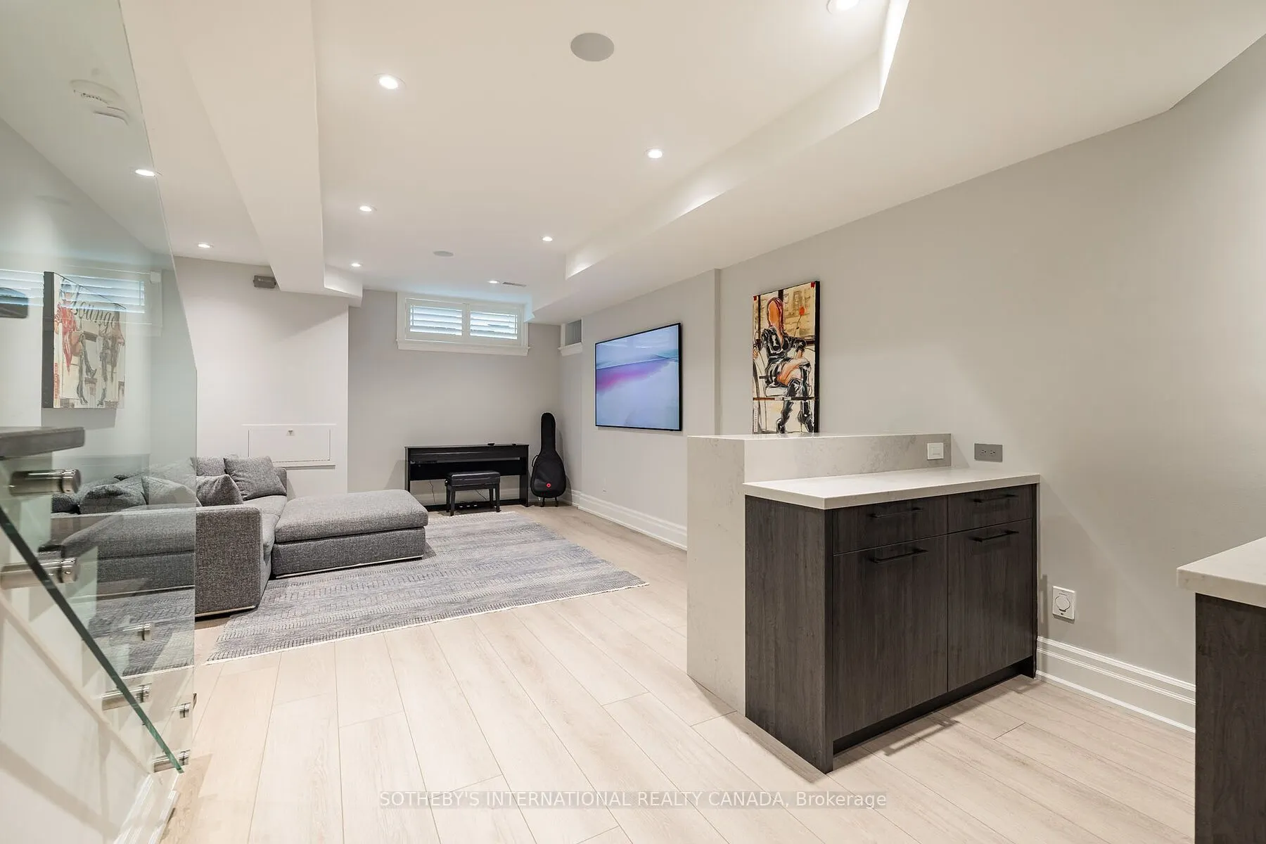 33 Tranby Avenue