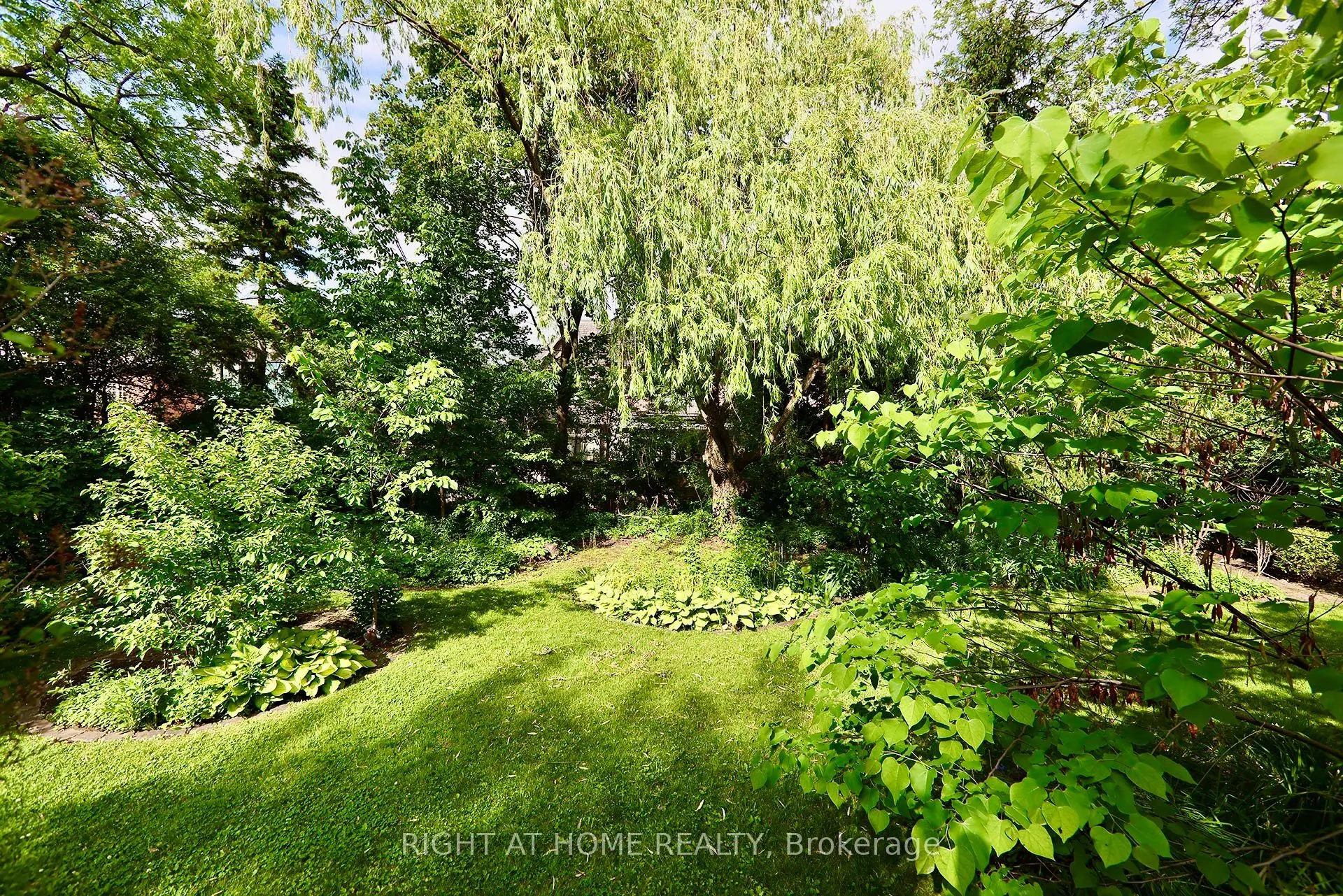 89 Yonge Boulevard
