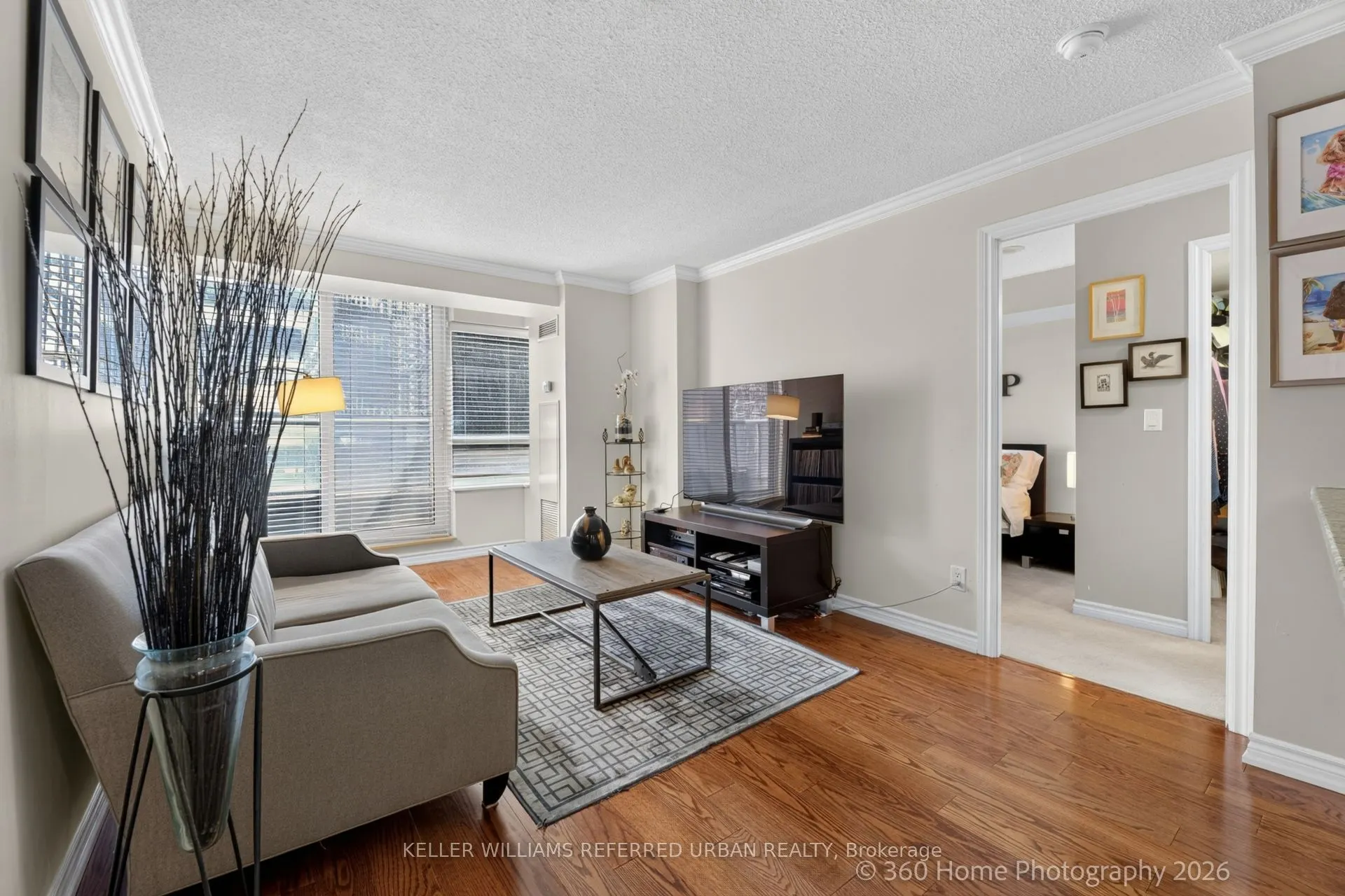 250 Wellington Street W #339