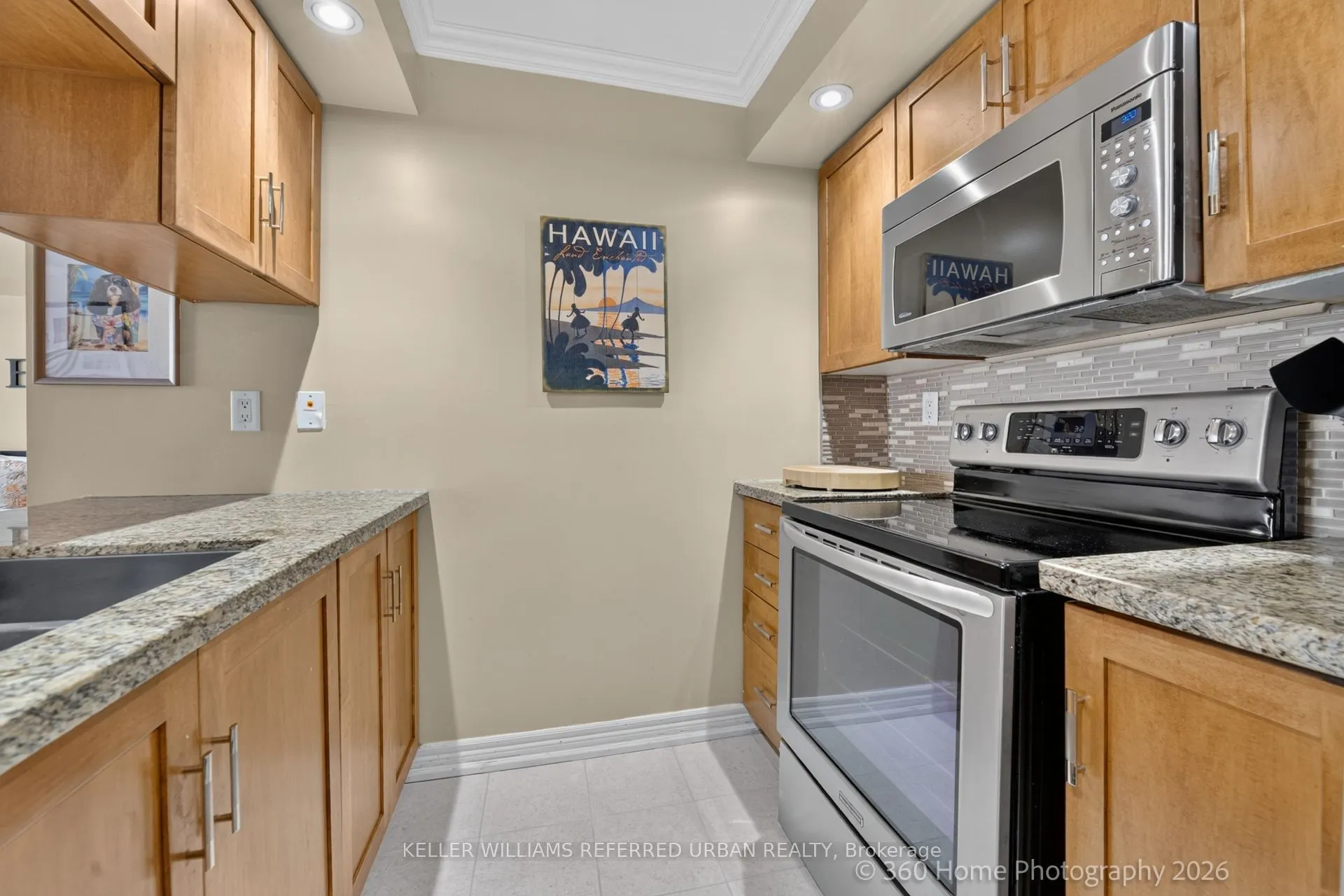 250 Wellington Street W #339