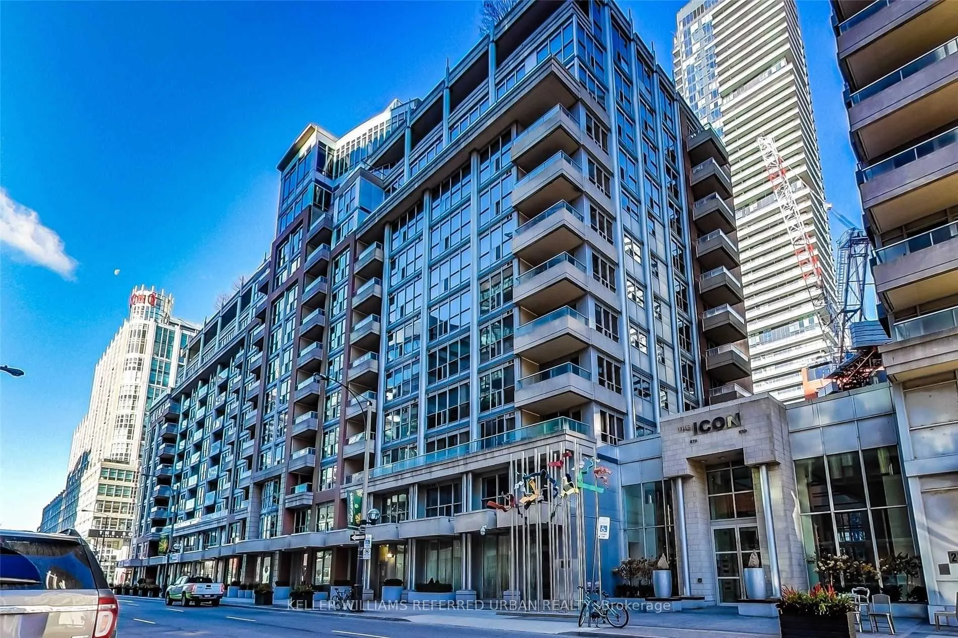 250 Wellington Street W #339