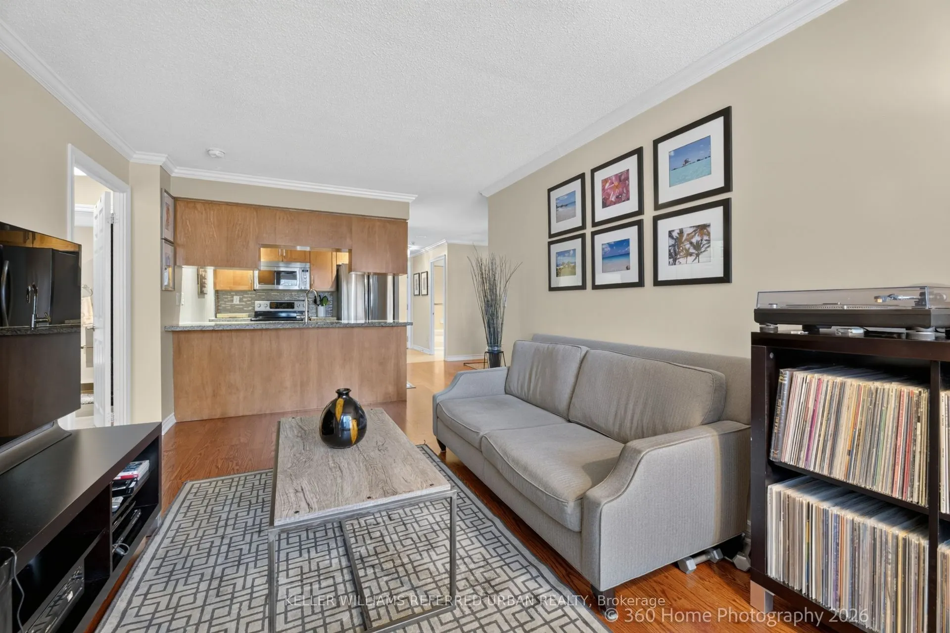 250 Wellington Street W #339