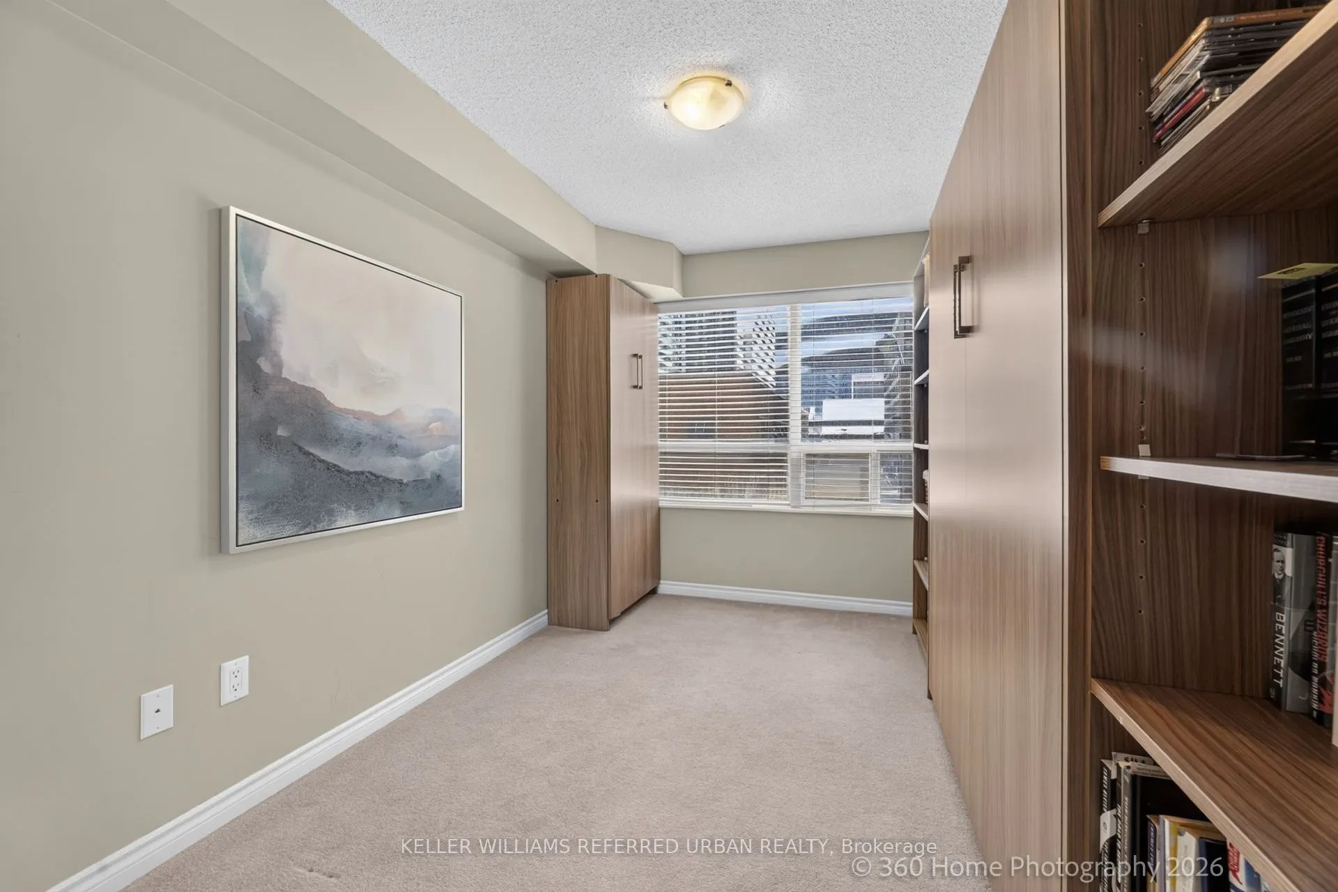 250 Wellington Street W #339