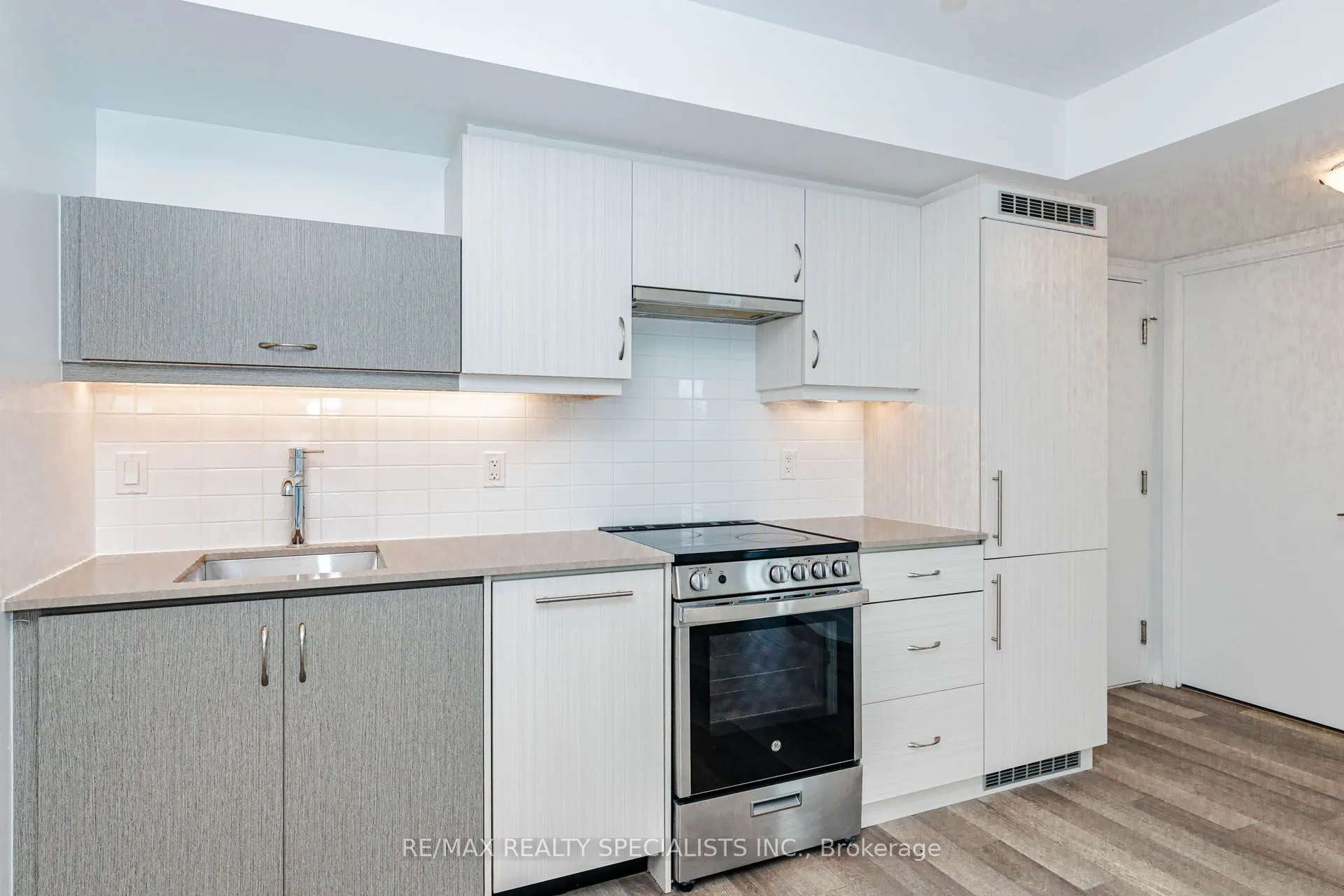 181 Huron Street #604