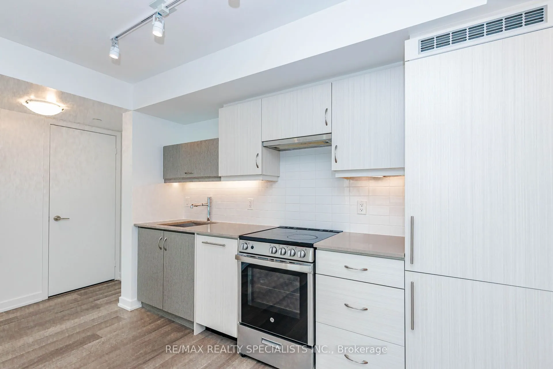 181 Huron Street #604