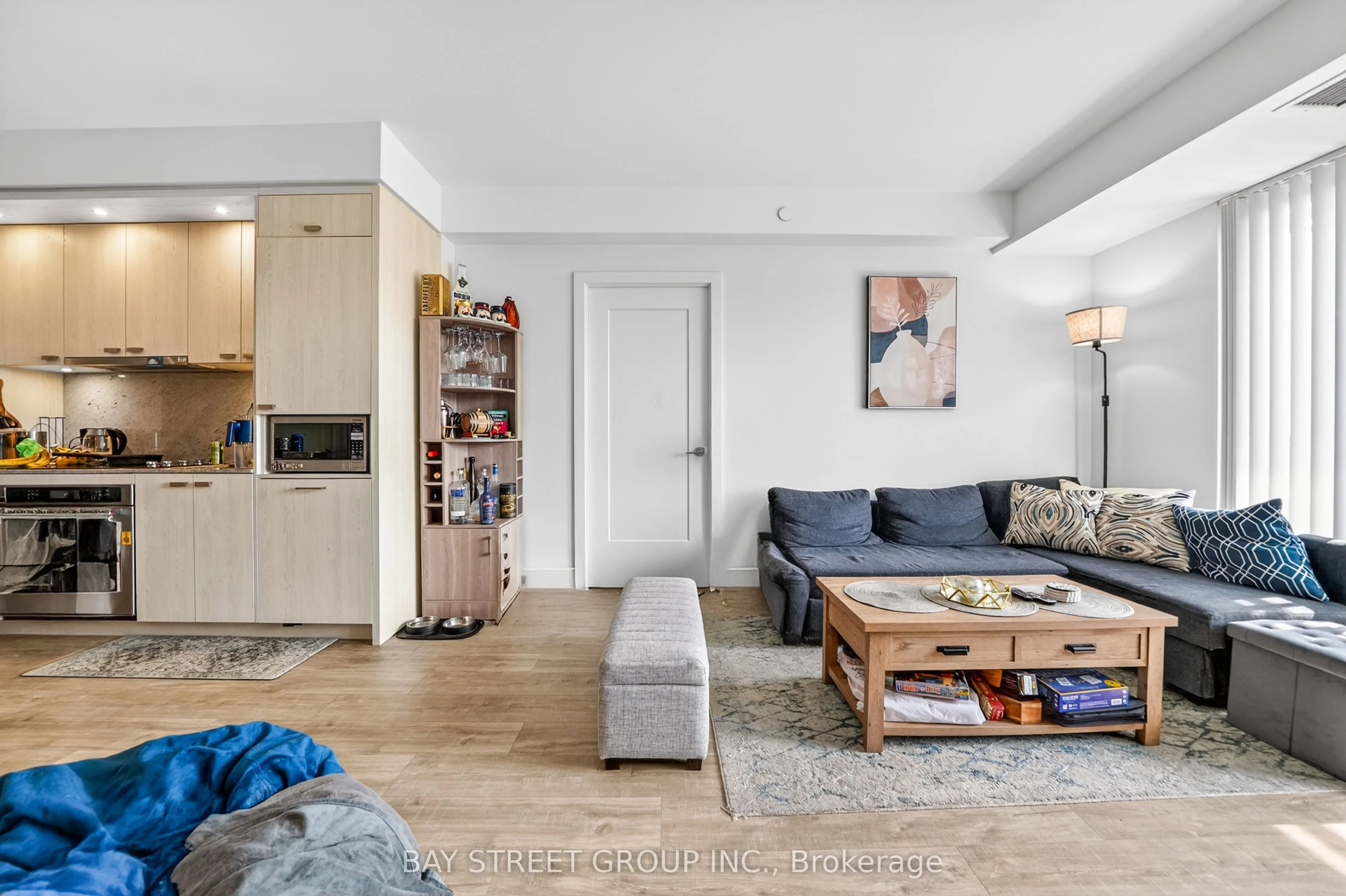 480 Front Street W #801