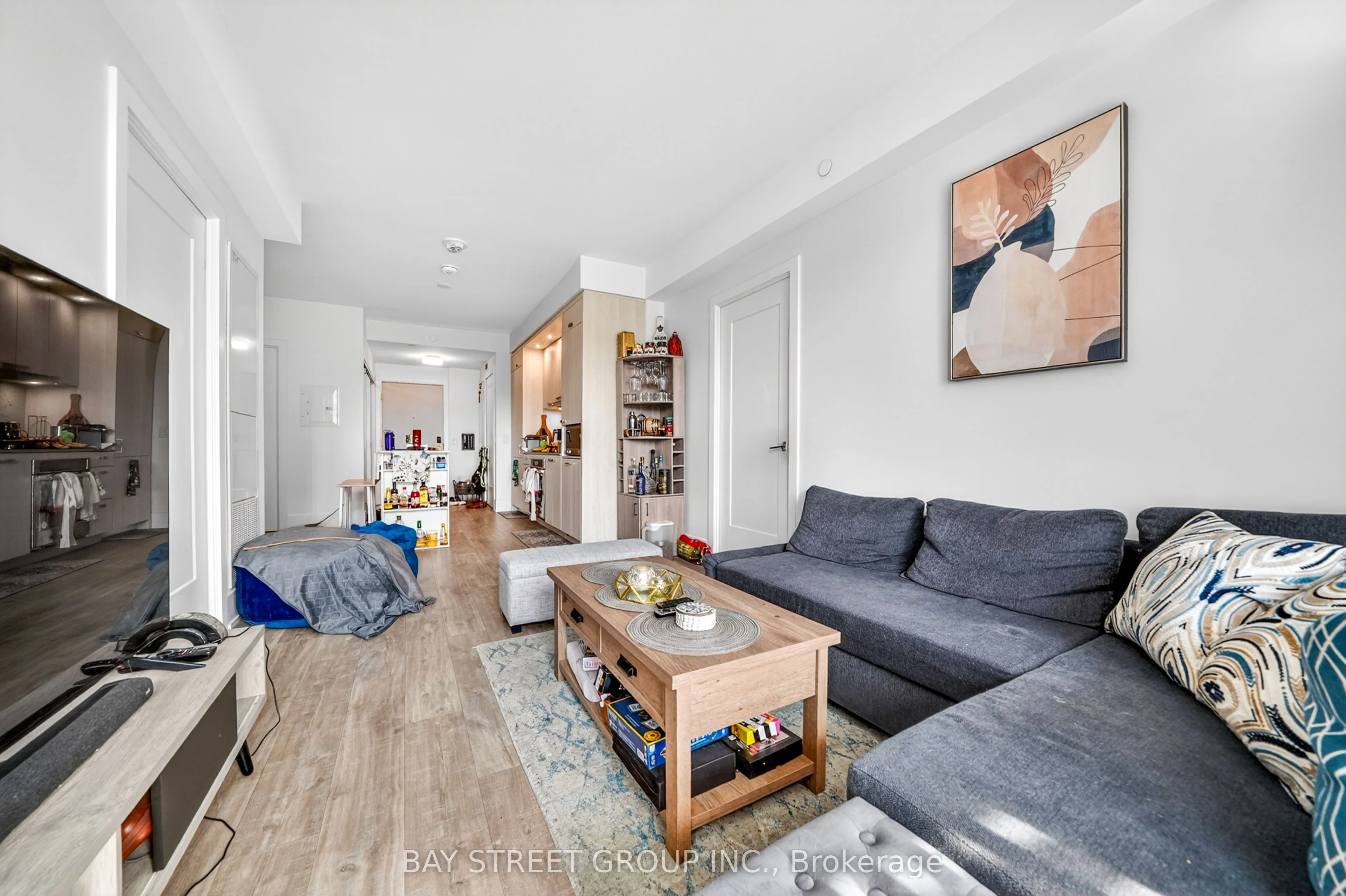 480 Front Street W #801