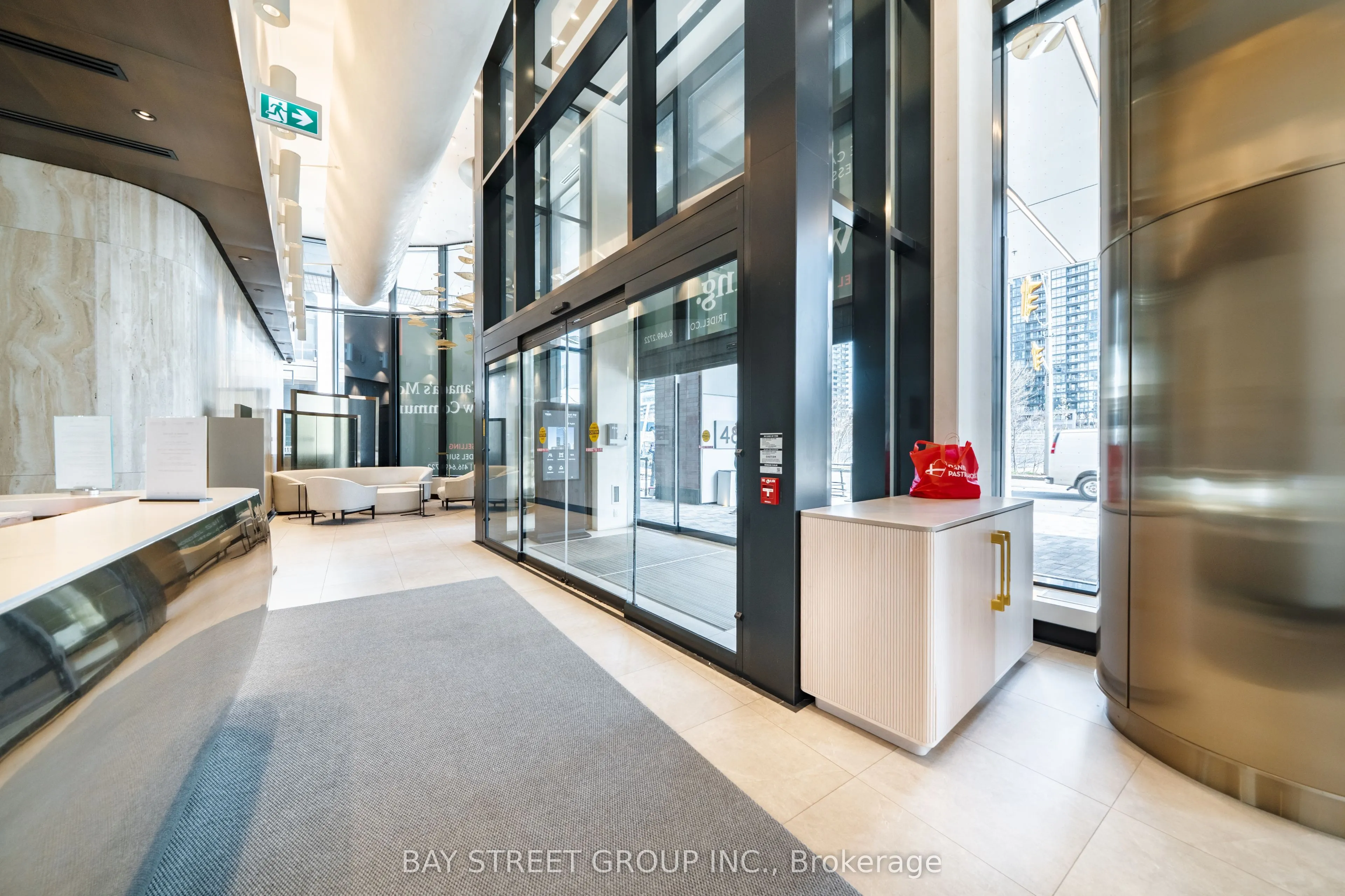 480 Front Street W #801