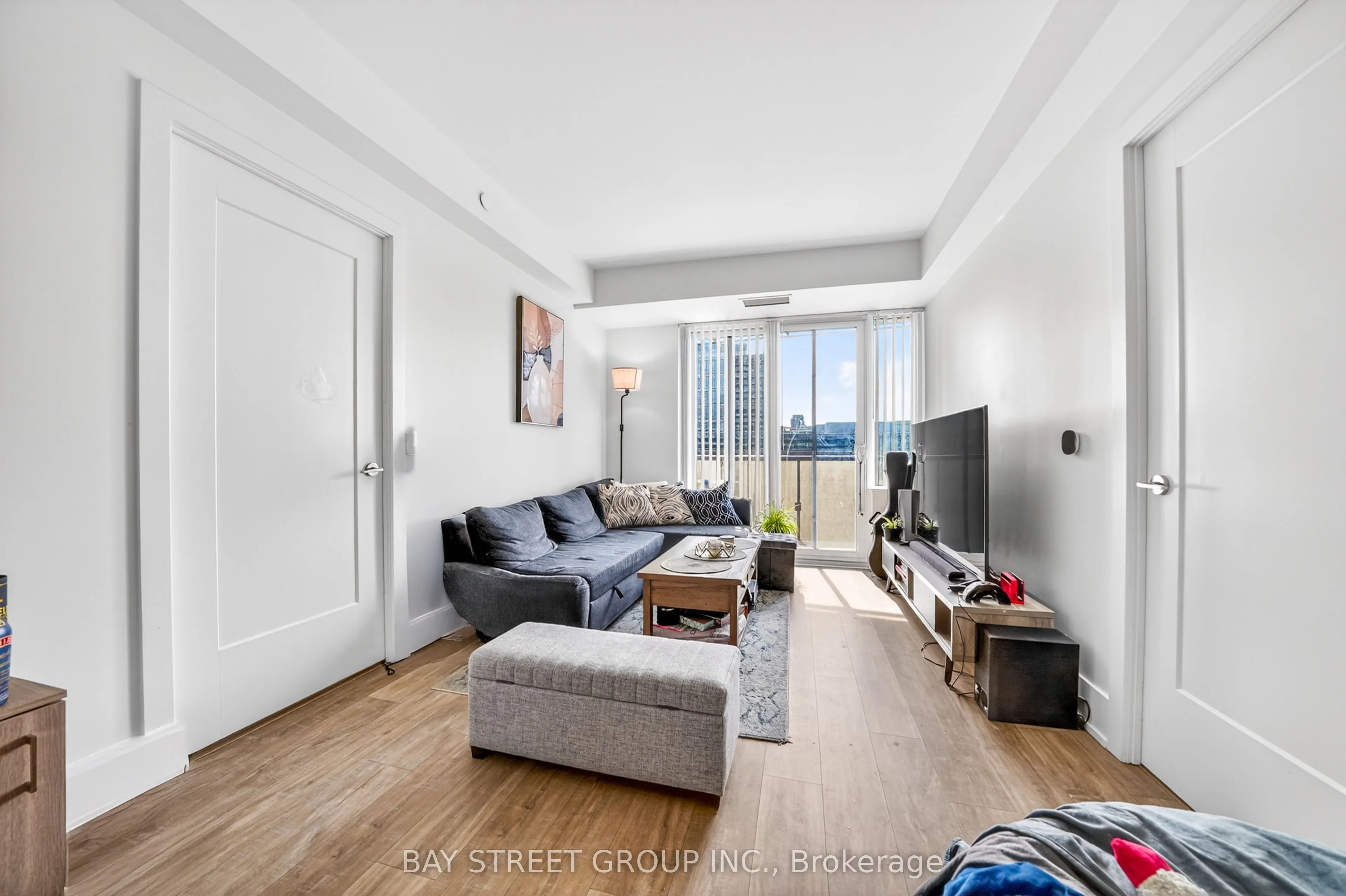 480 Front Street W #801